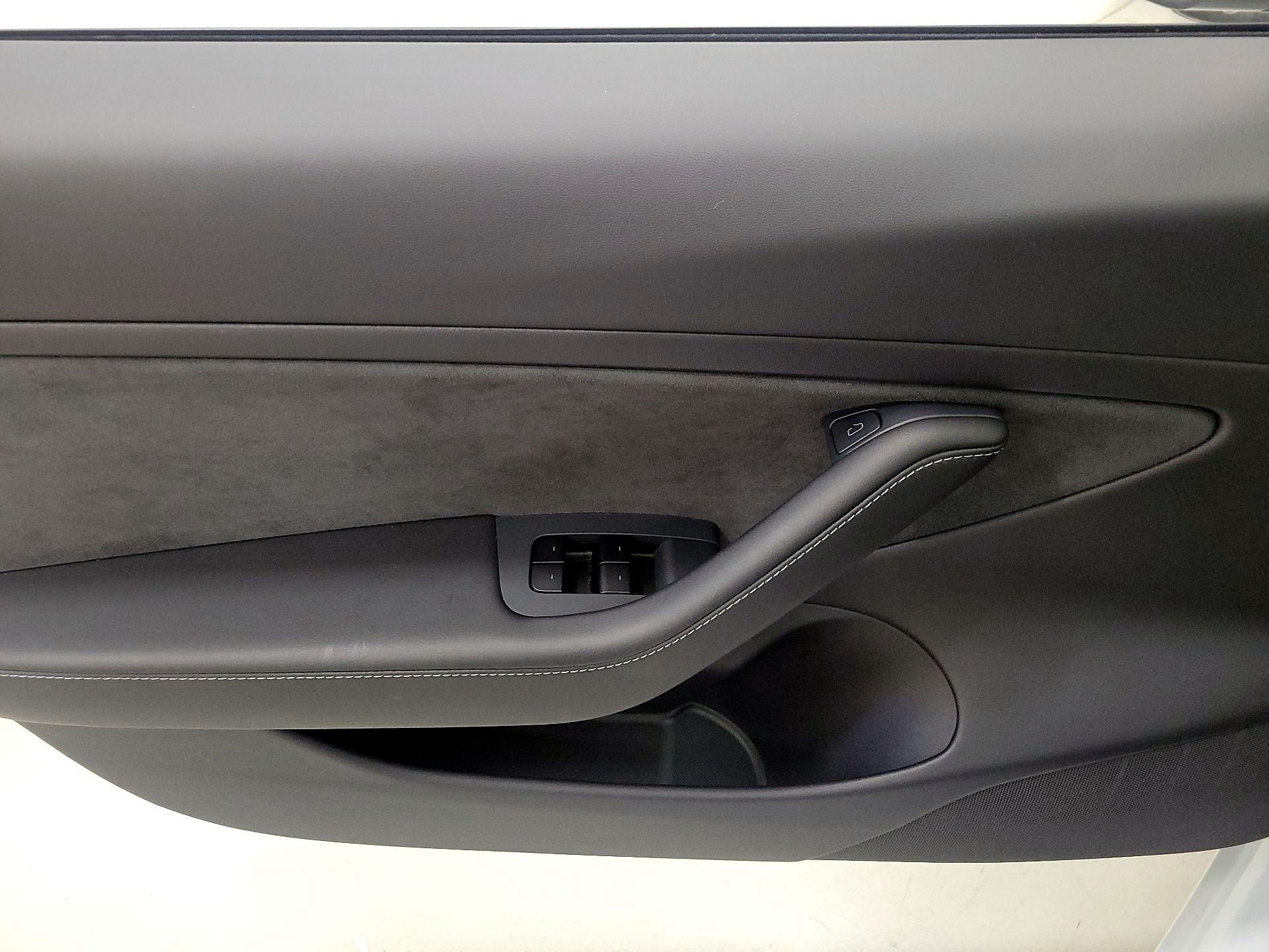 Thumbnail: 2021 Tesla Model 3 - 12