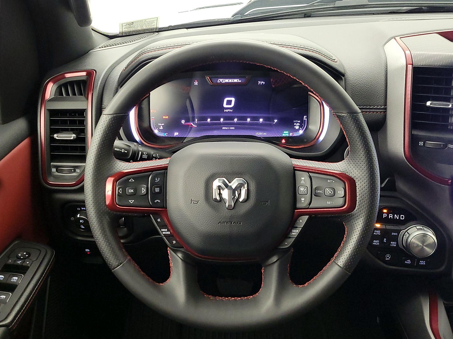 Thumbnail: 2025 RAM 1500 - 10