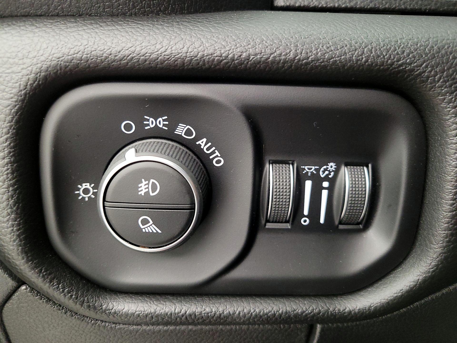 Thumbnail: 2025 RAM 1500 - 13