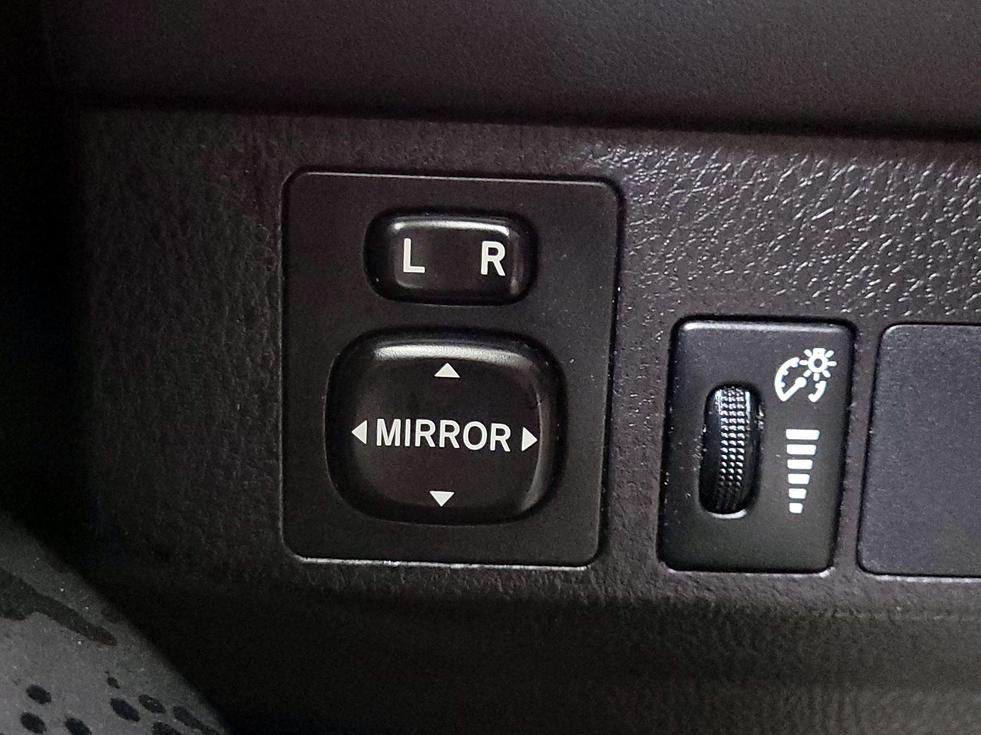 Thumbnail: 2016 Toyota RAV4 - 13