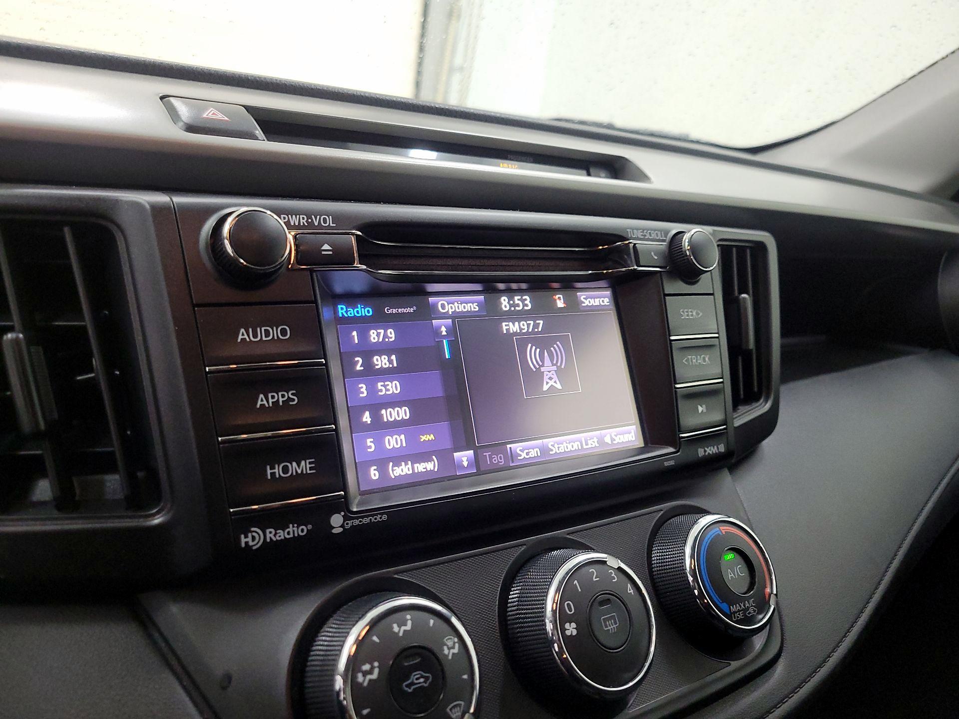 Thumbnail: 2016 Toyota RAV4 - 15