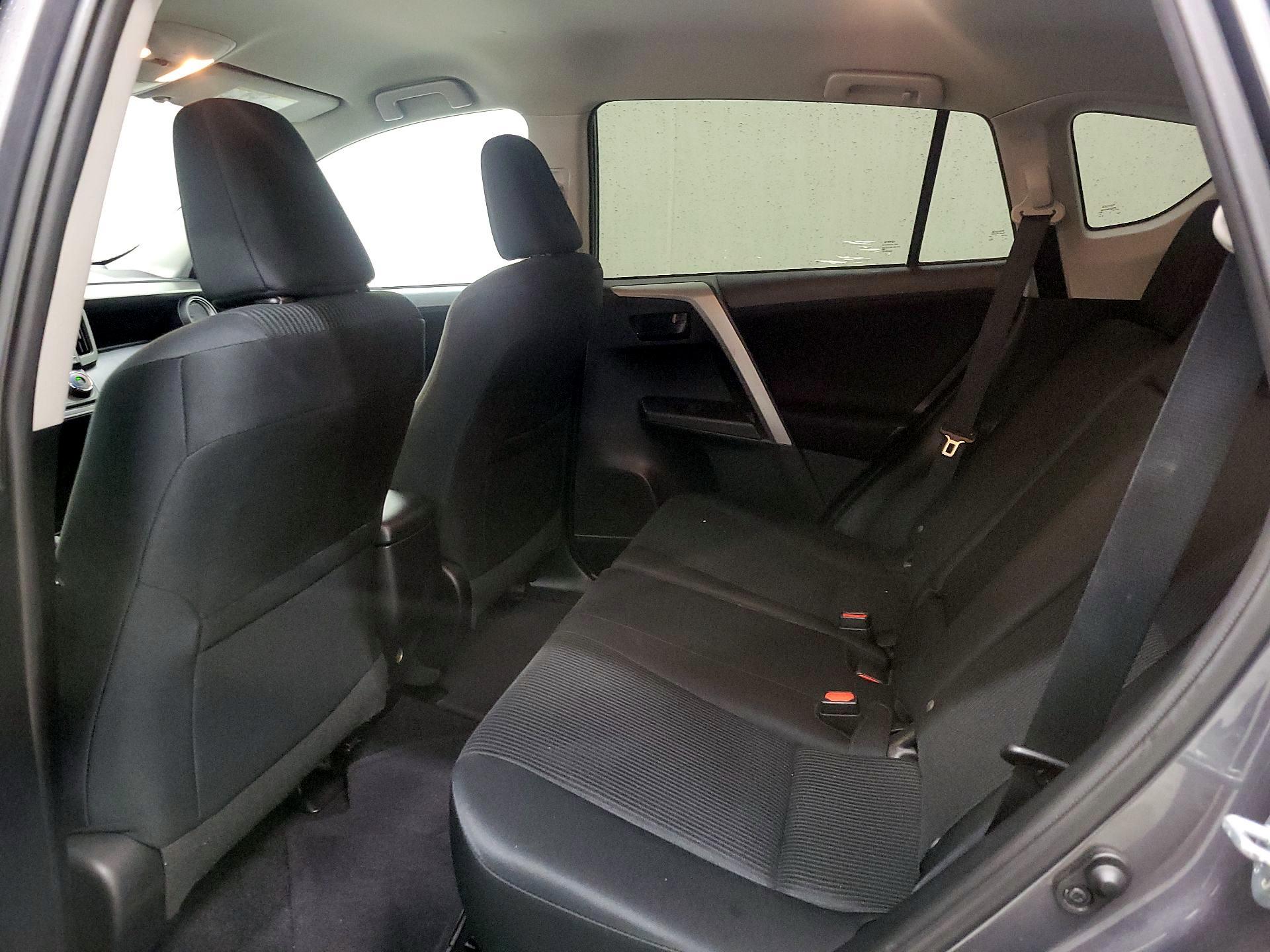 Thumbnail: 2016 Toyota RAV4 - 19