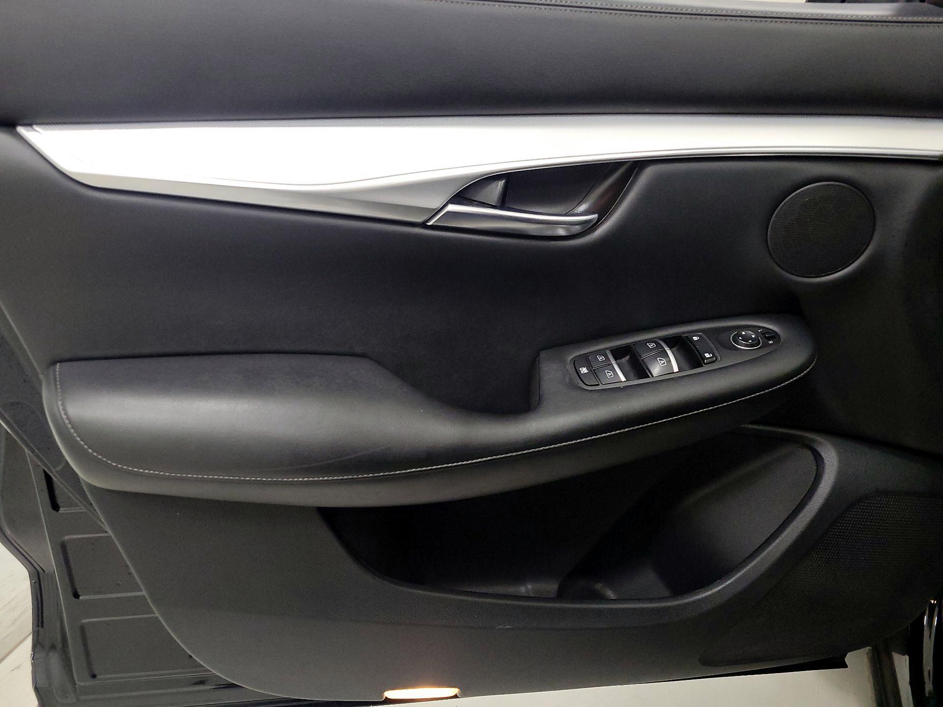 Thumbnail: 2019 INFINITI QX50 - 12