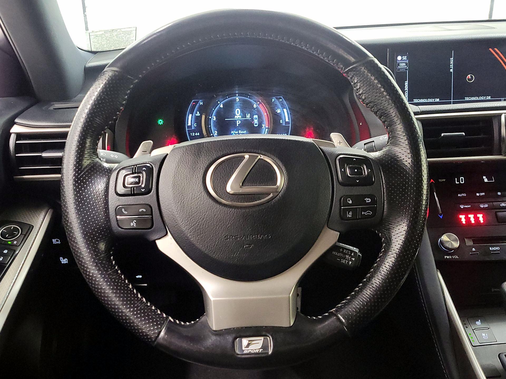 Thumbnail: 2018 Lexus IS - 10