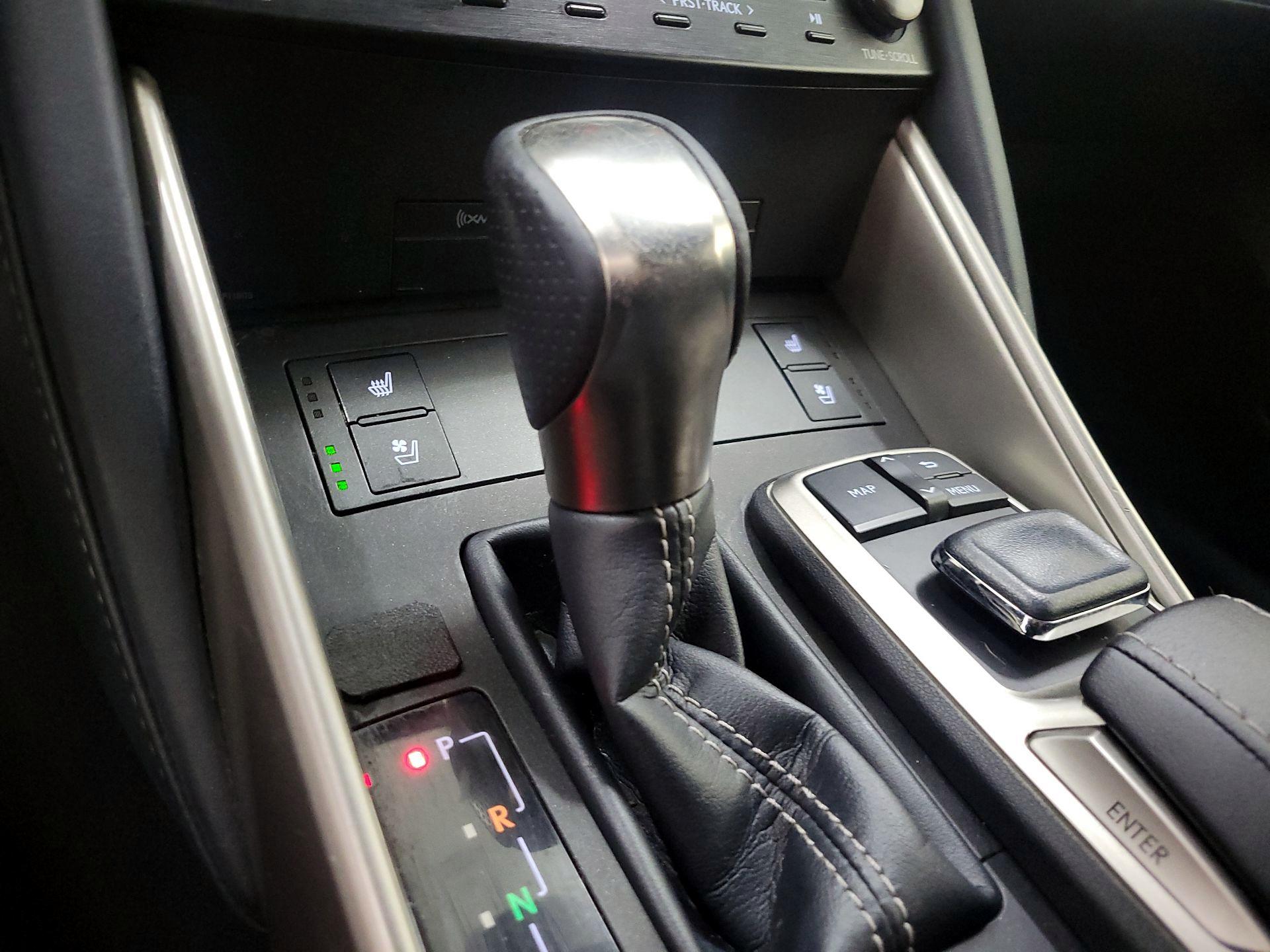 Thumbnail: 2018 Lexus IS - 18