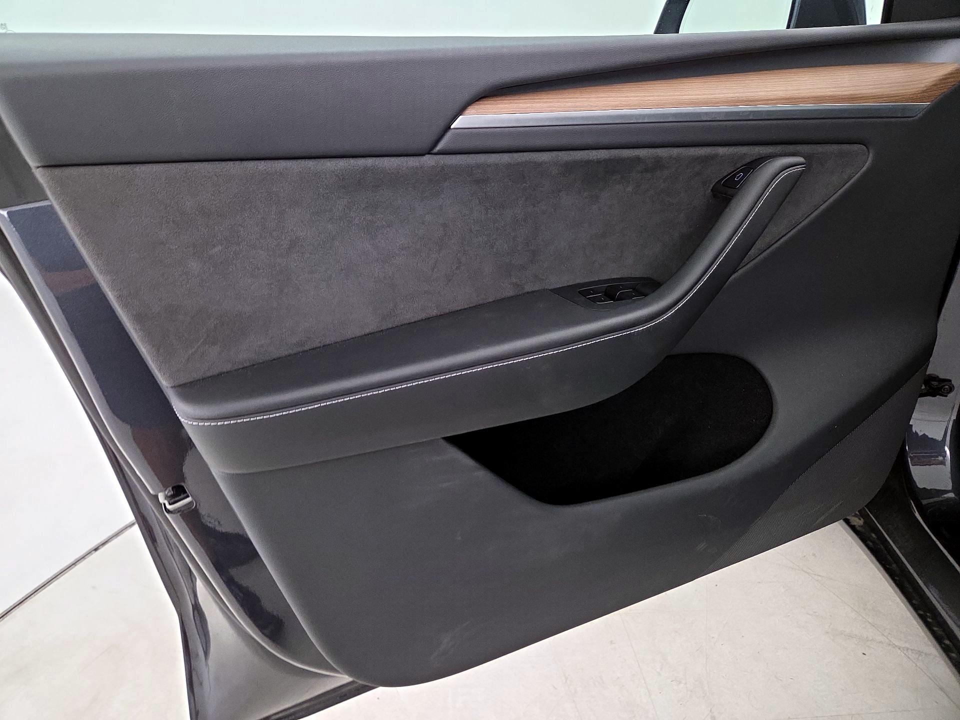 Thumbnail: 2025 Tesla Model Y - 12