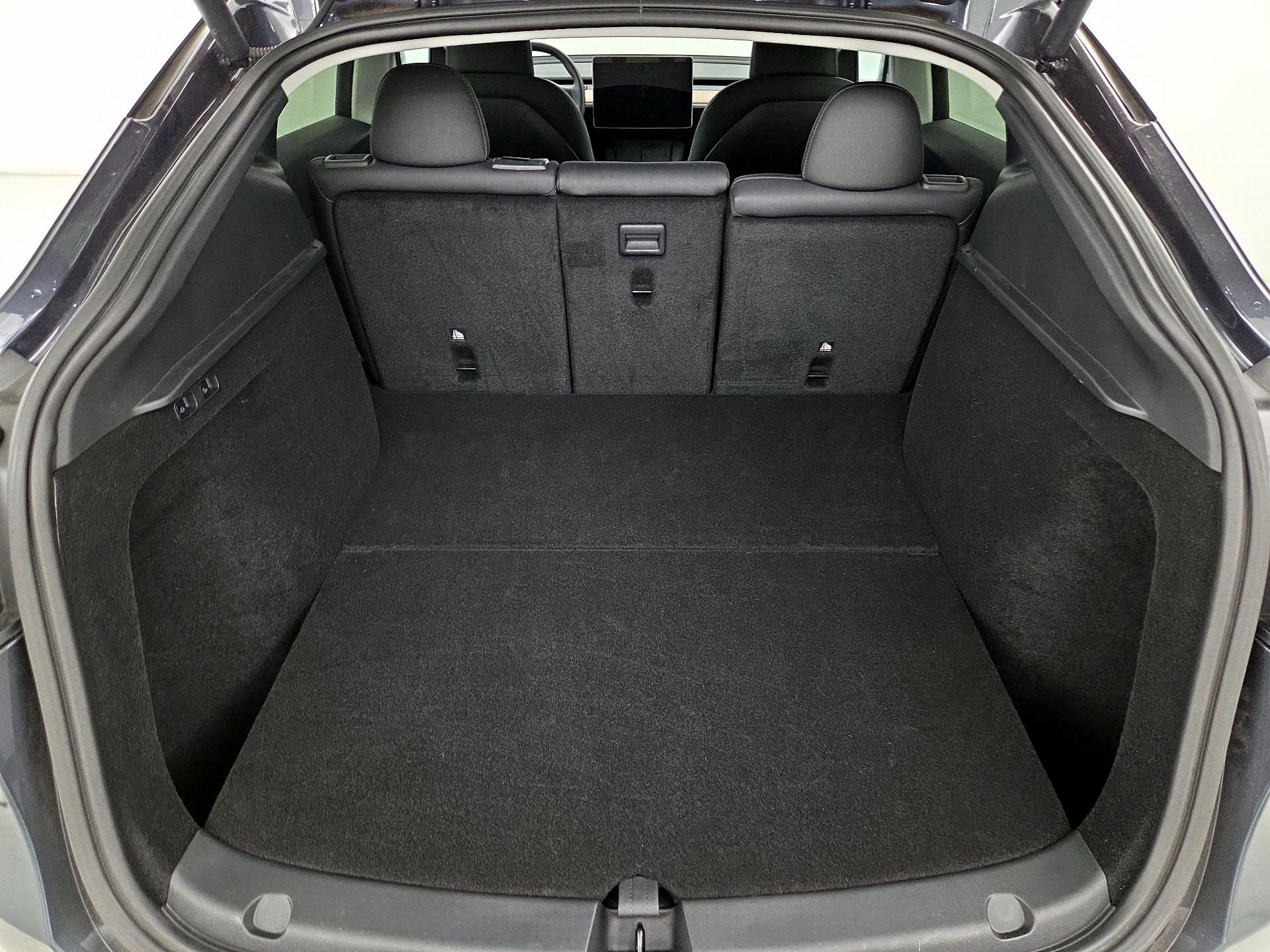 Thumbnail: 2025 Tesla Model Y - 19