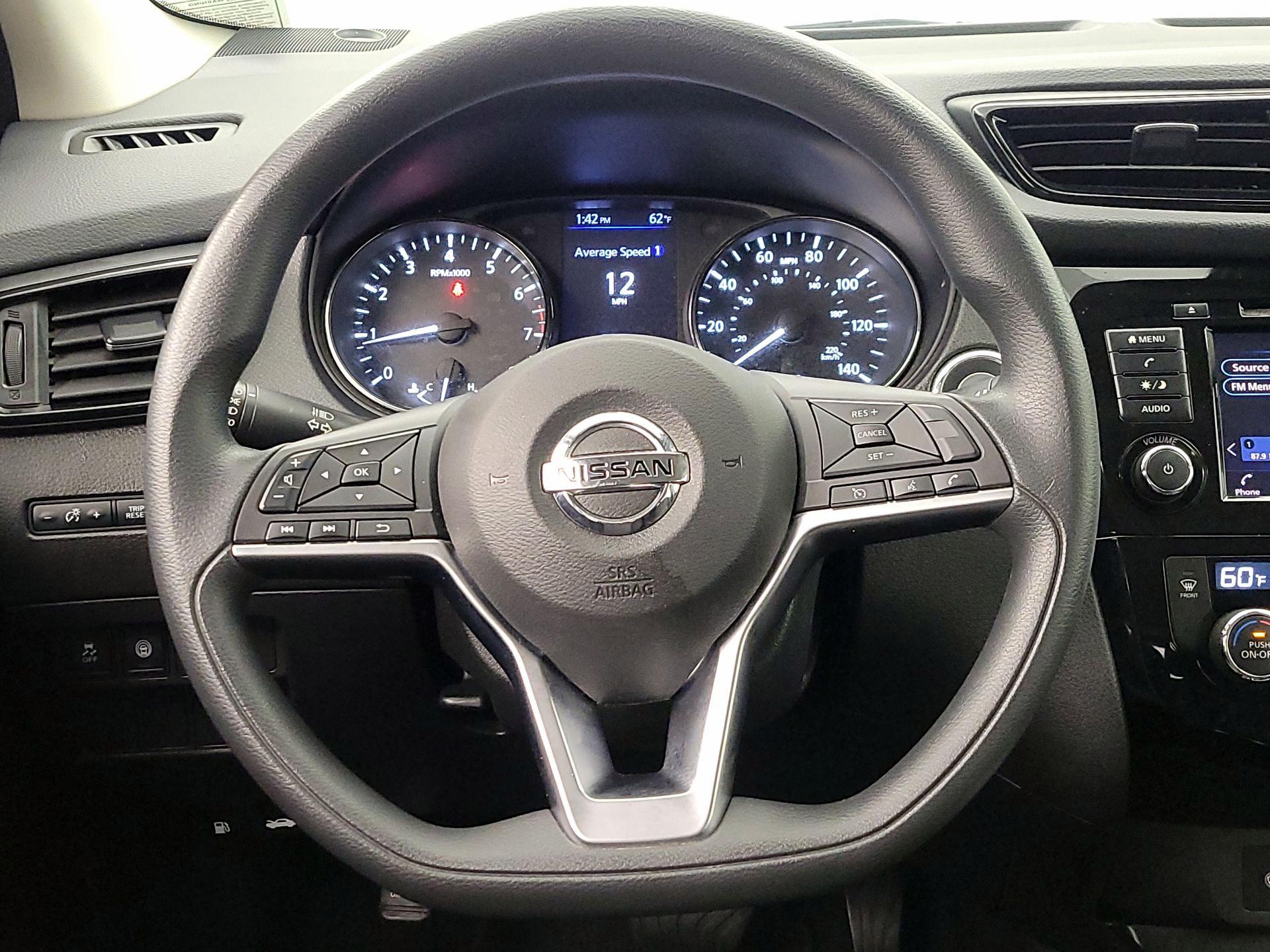 Thumbnail: 2019 Nissan Rogue Sport - 10