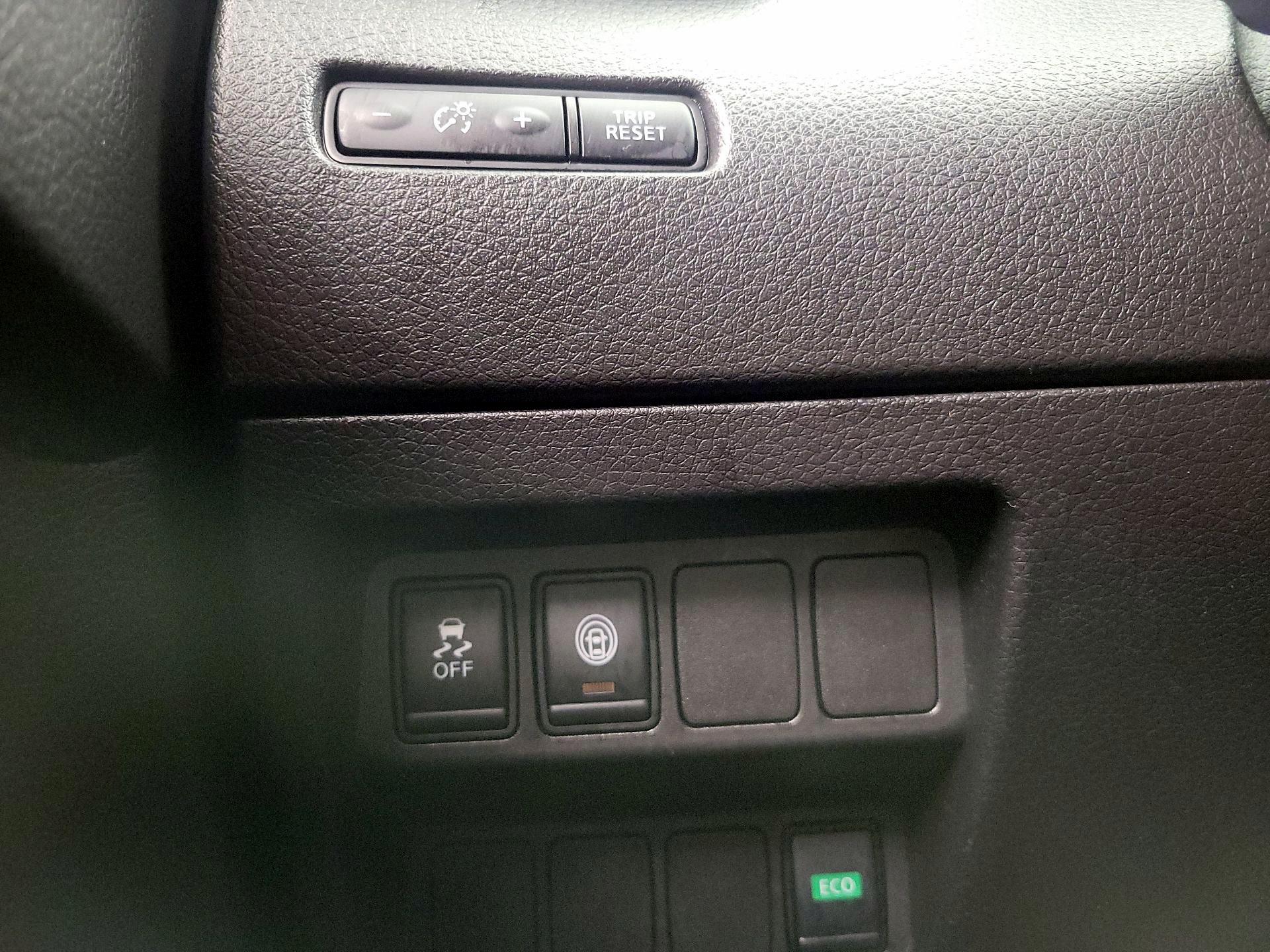 Thumbnail: 2019 Nissan Rogue Sport - 13