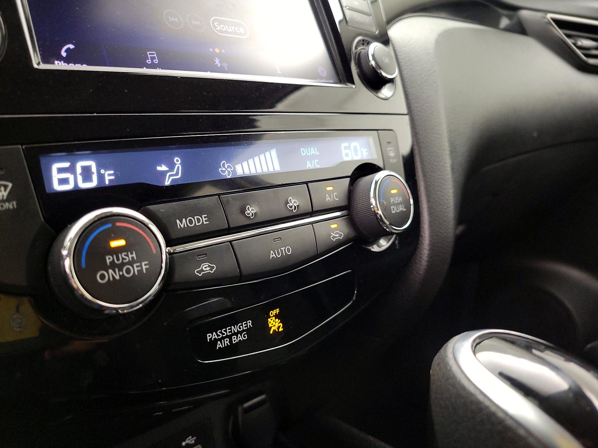 Thumbnail: 2019 Nissan Rogue Sport - 16