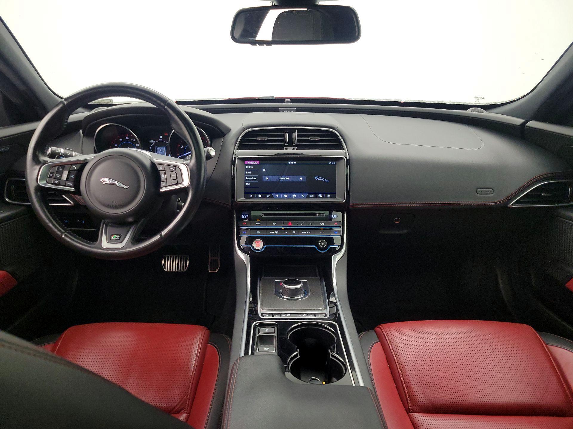 Thumbnail: 2017 Jaguar XE - 9