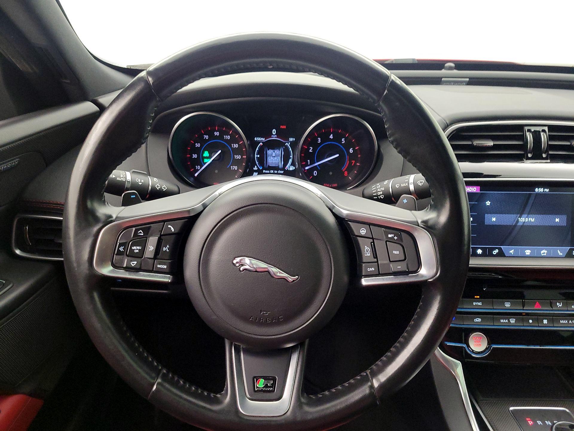 Thumbnail: 2017 Jaguar XE - 10