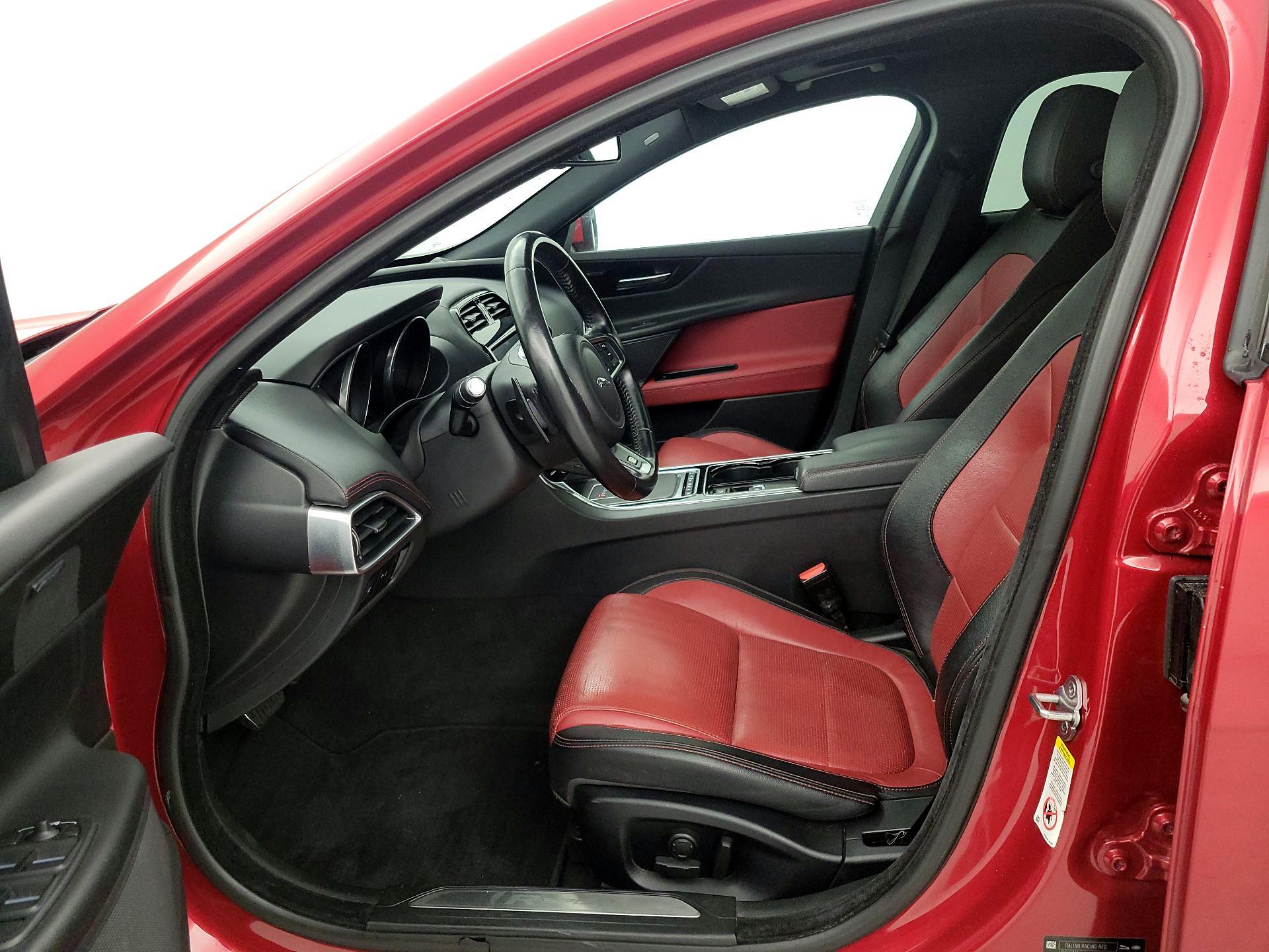 Thumbnail: 2017 Jaguar XE - 11