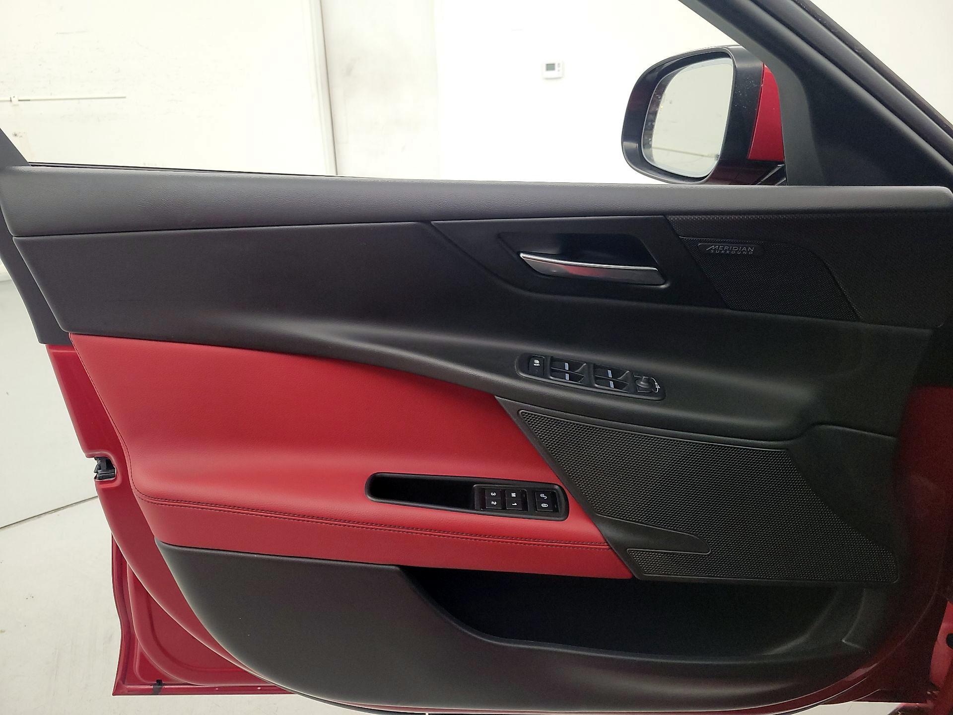 Thumbnail: 2017 Jaguar XE - 12