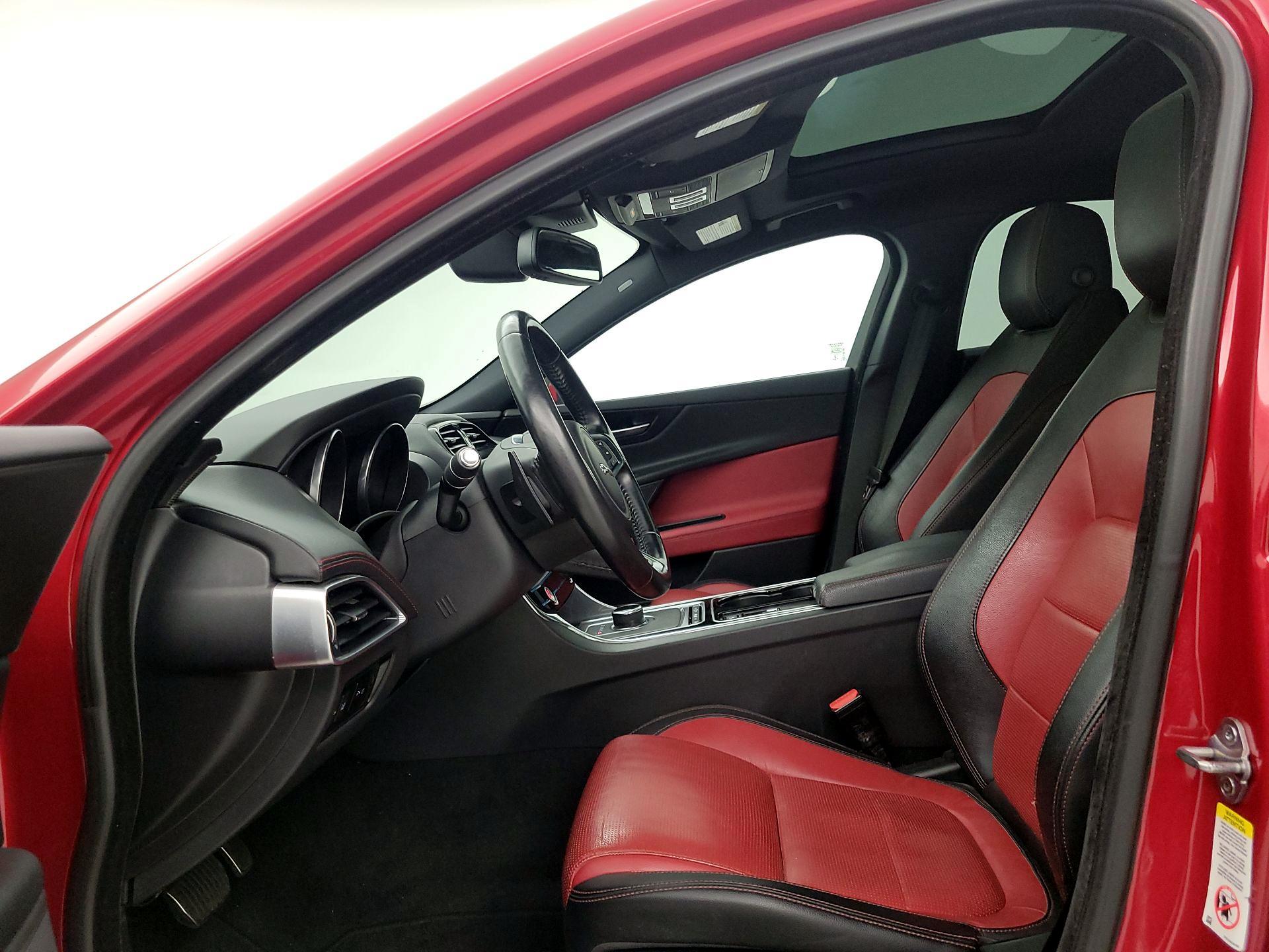 Thumbnail: 2017 Jaguar XE - 19