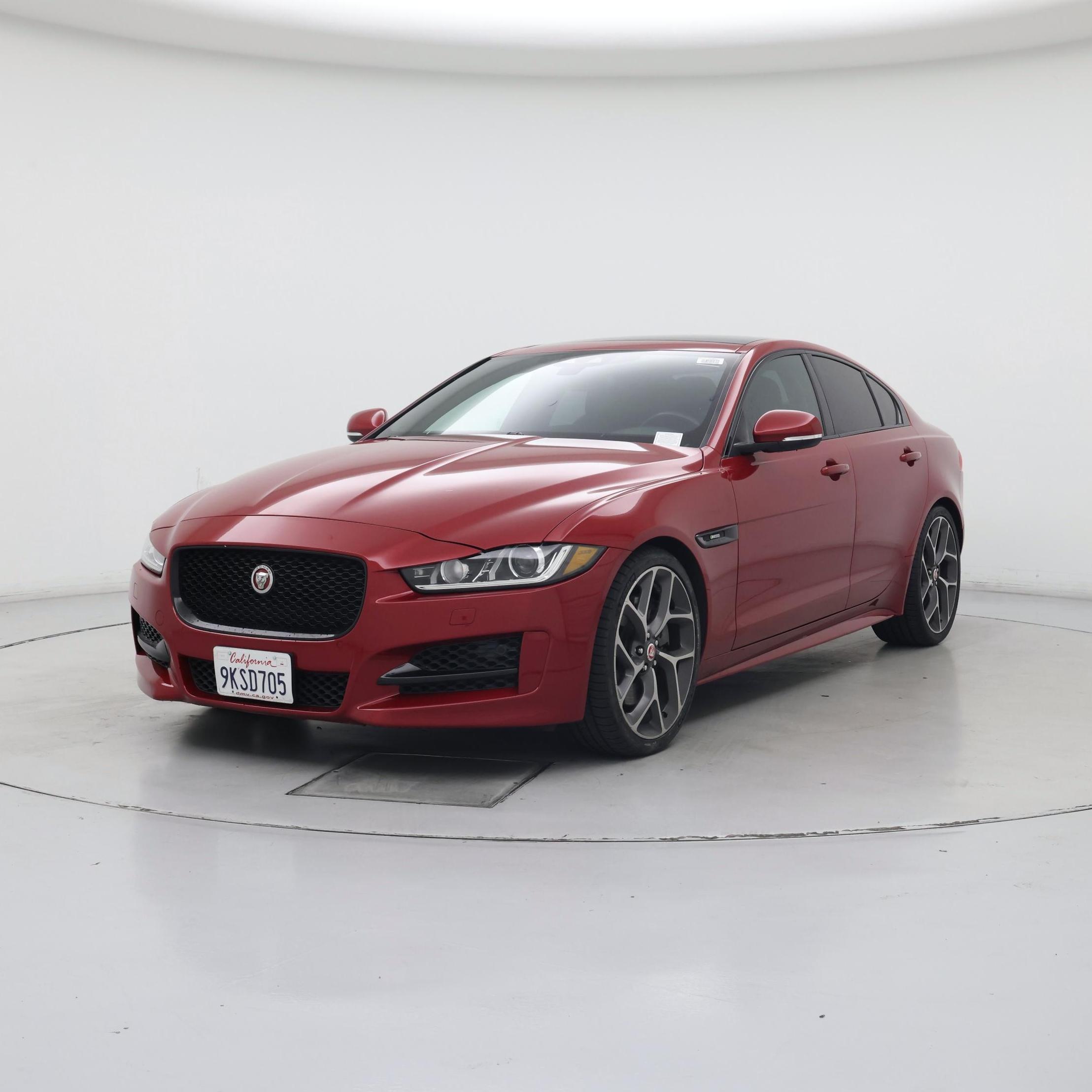 Thumbnail: 2017 Jaguar XE - 4