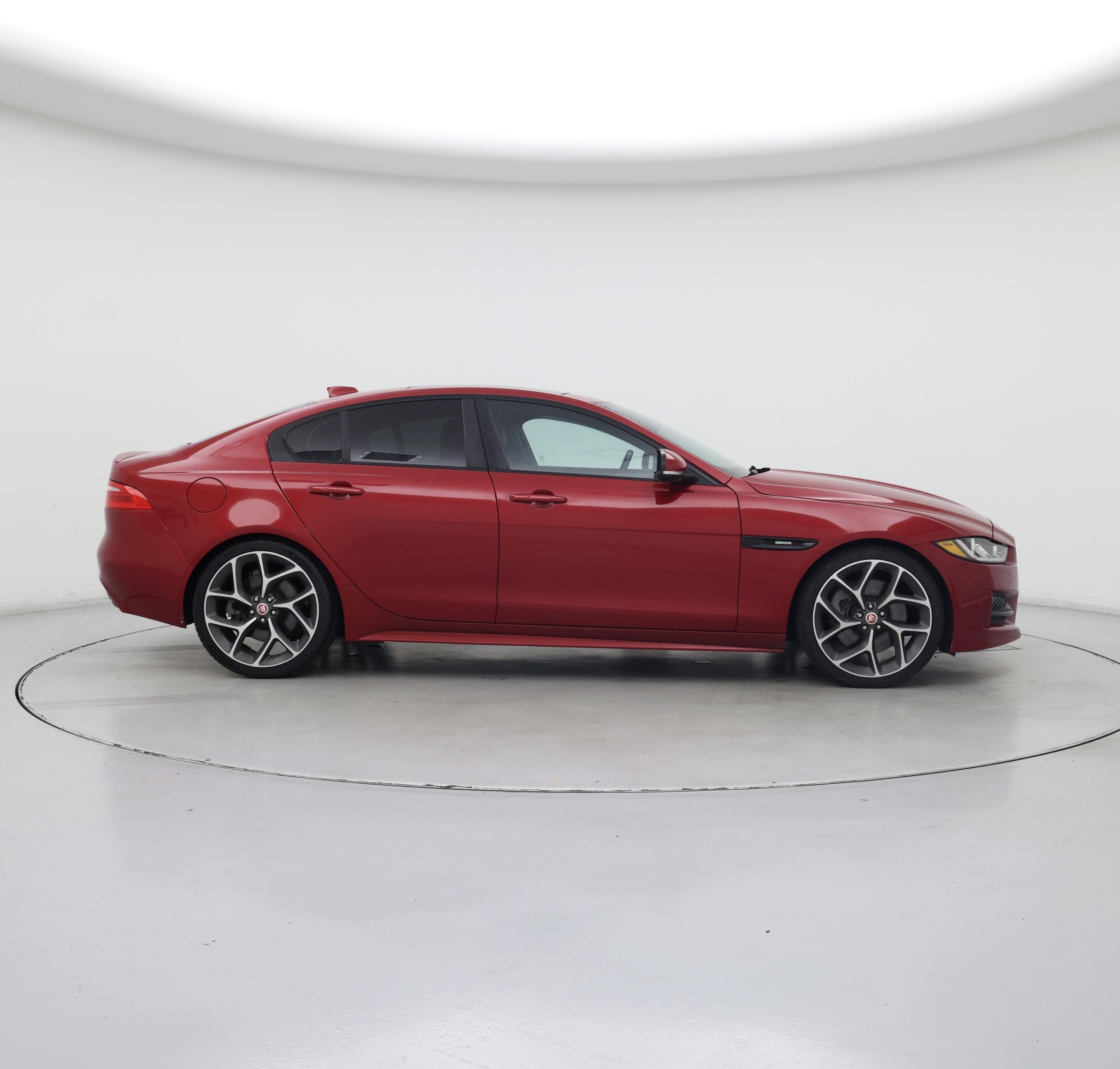 Thumbnail: 2017 Jaguar XE - 7