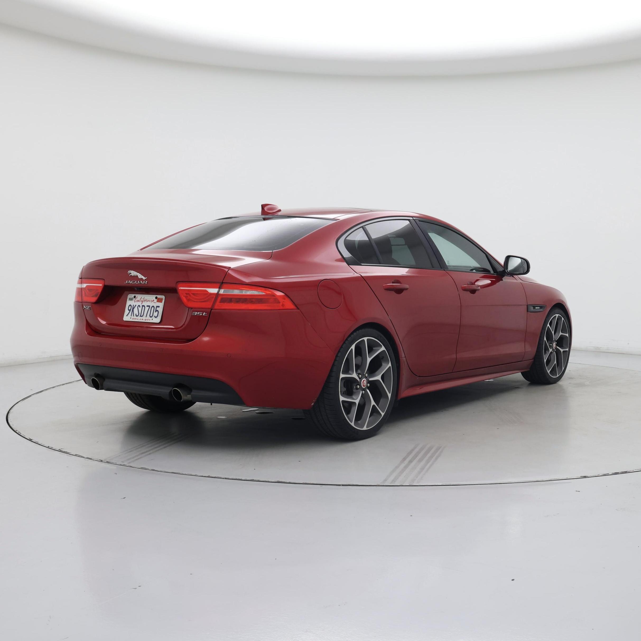 Thumbnail: 2017 Jaguar XE - 8