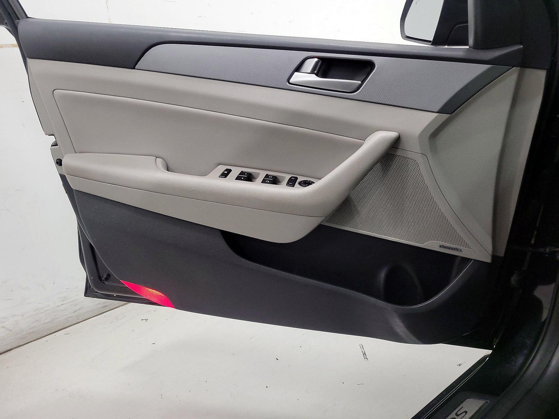 Thumbnail: 2017 Hyundai Sonata - 12