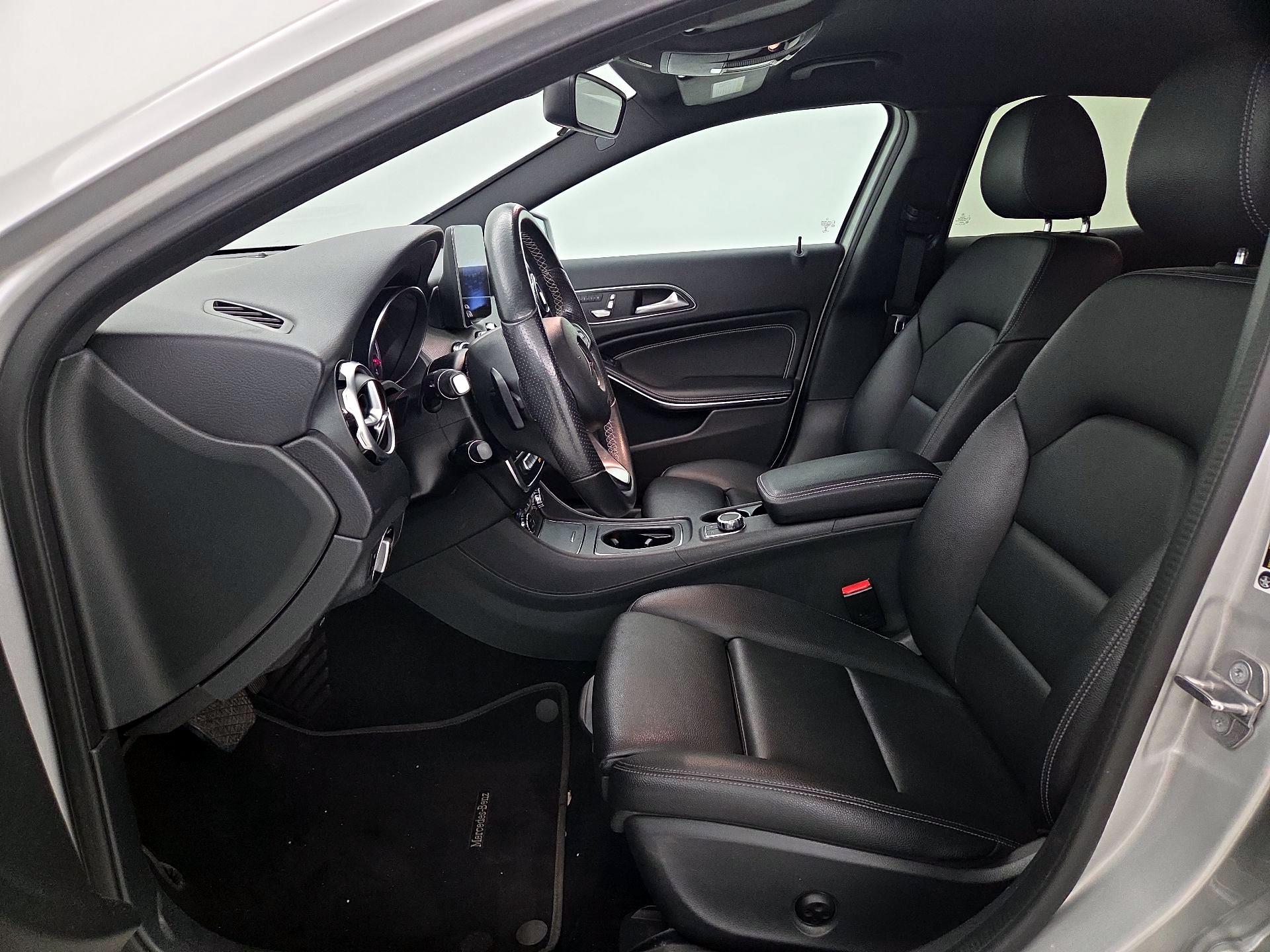 Thumbnail: 2020 Mercedes-Benz GLA - 11