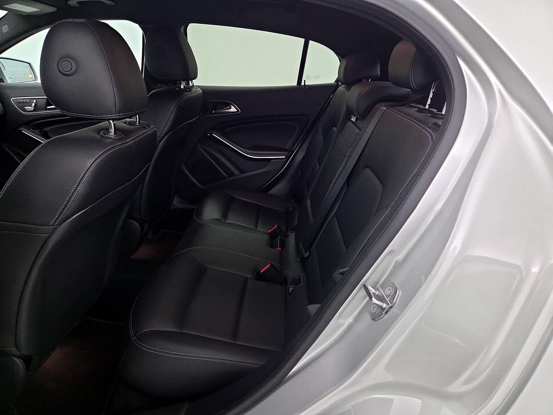 Thumbnail: 2020 Mercedes-Benz GLA - 19