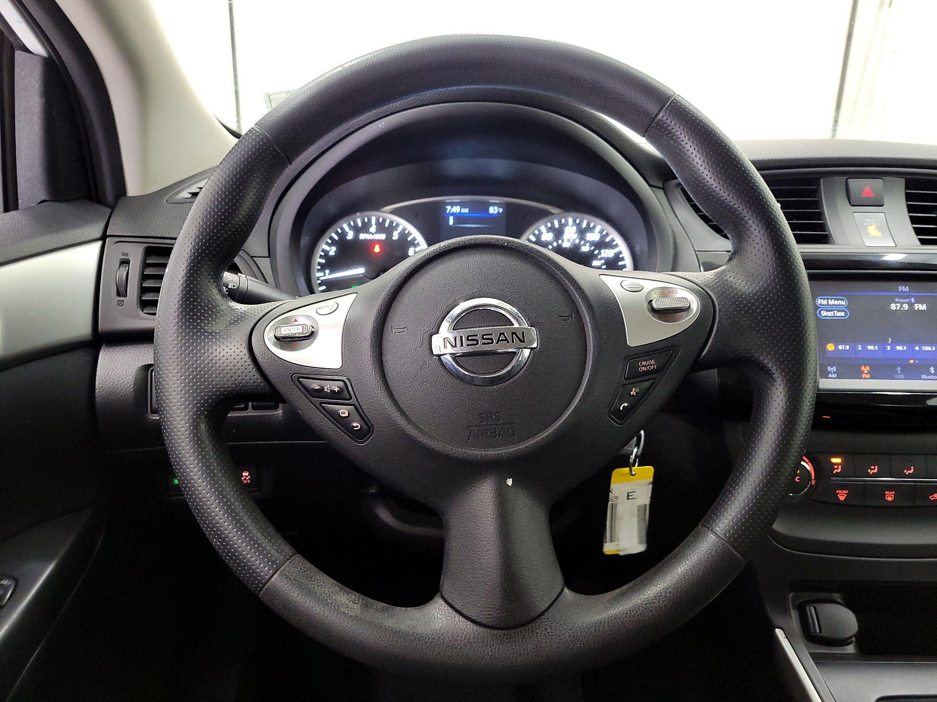 Thumbnail: 2019 Nissan Sentra - 10