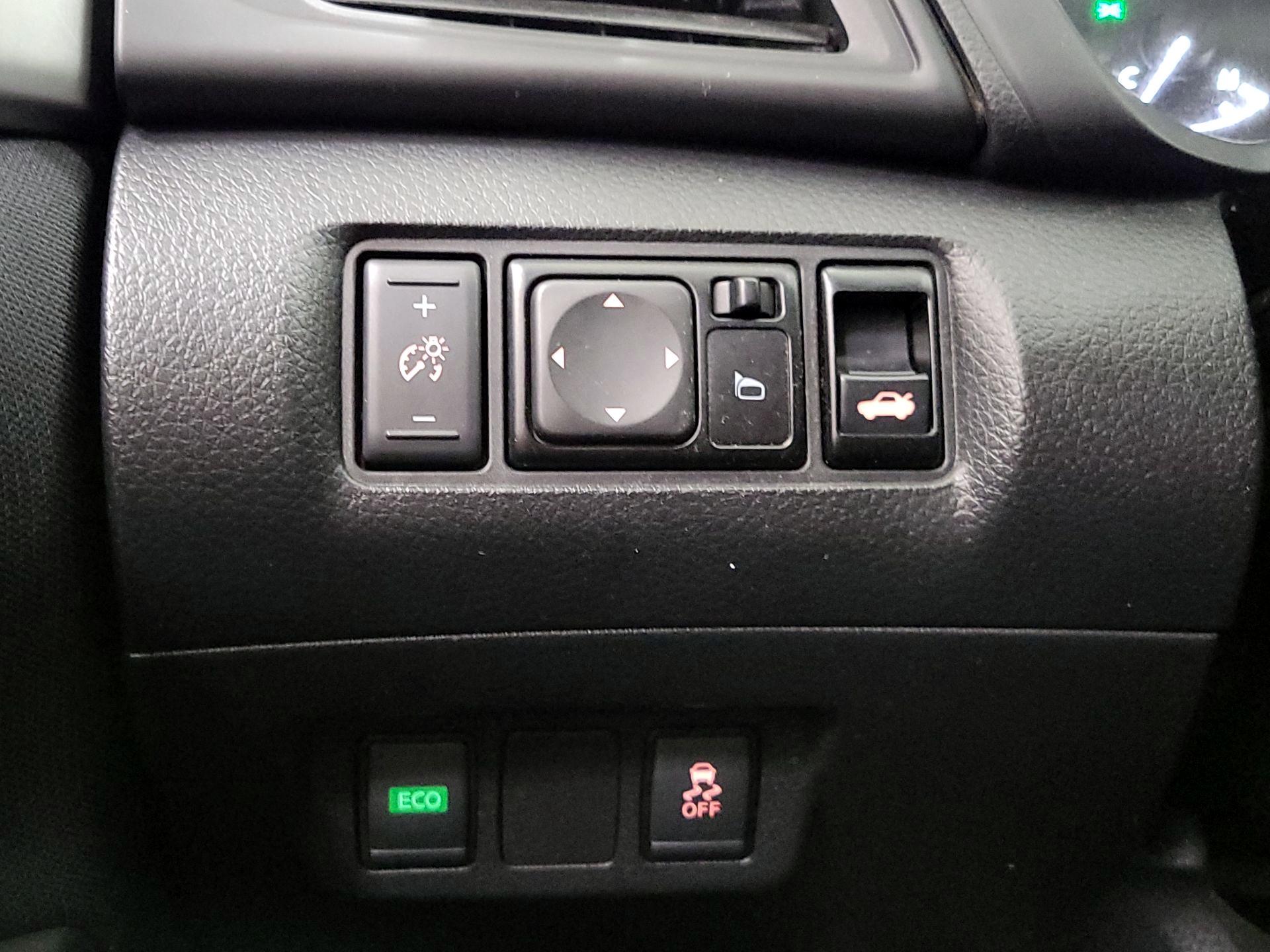 Thumbnail: 2019 Nissan Sentra - 13