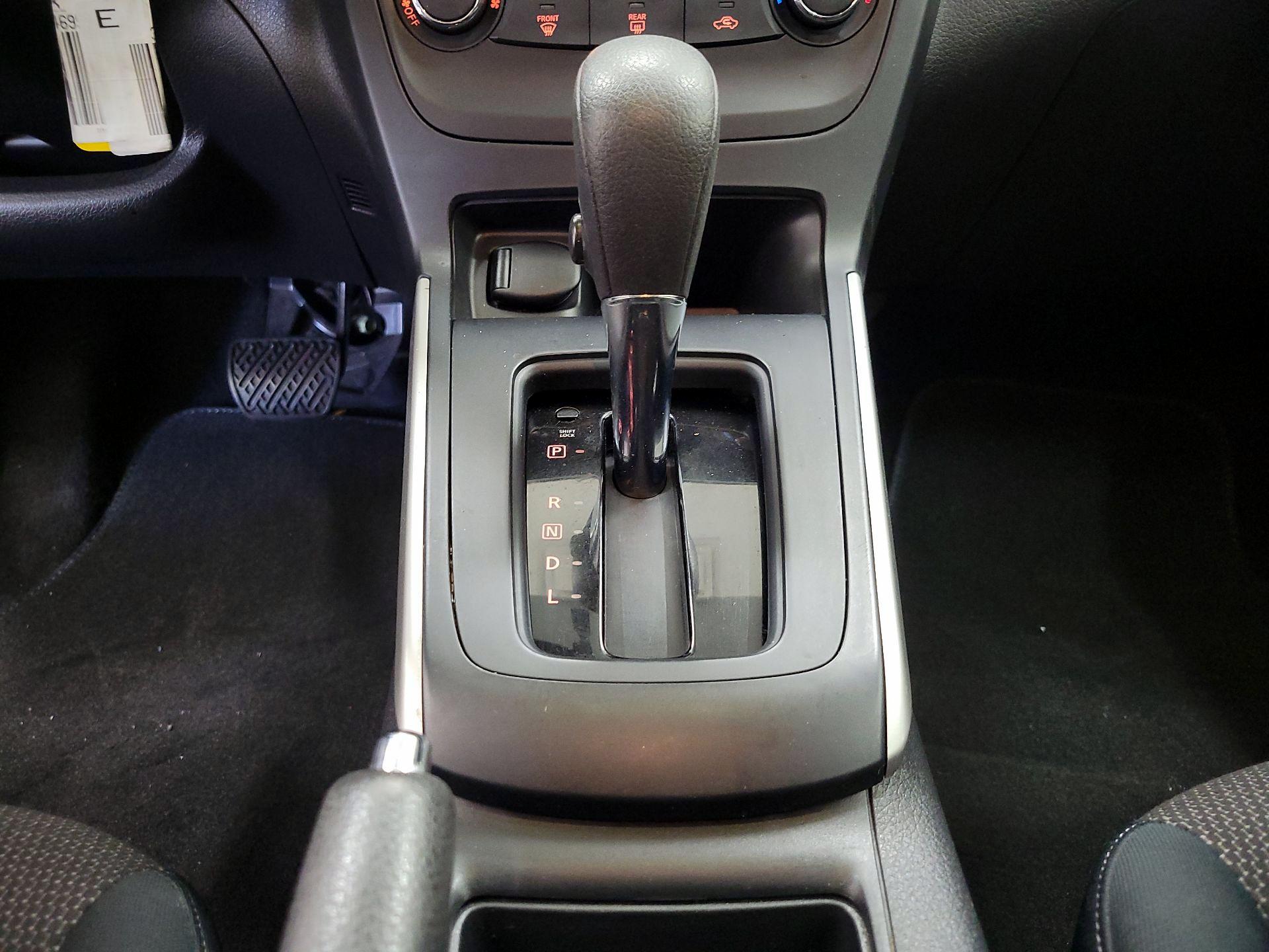 Thumbnail: 2019 Nissan Sentra - 17