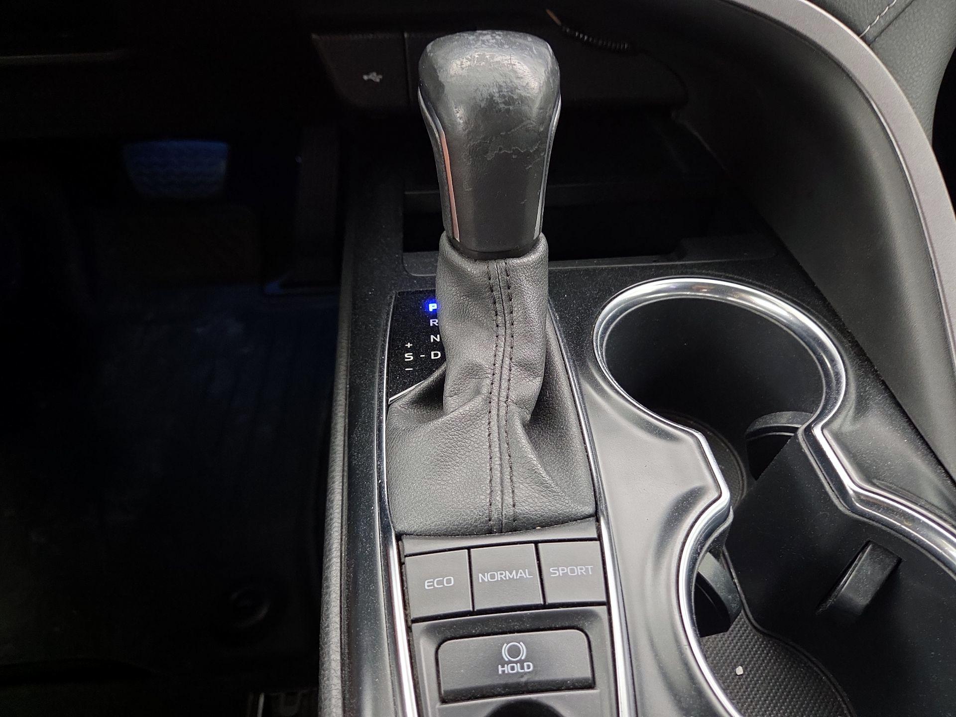 Thumbnail: 2020 Toyota Camry - 17