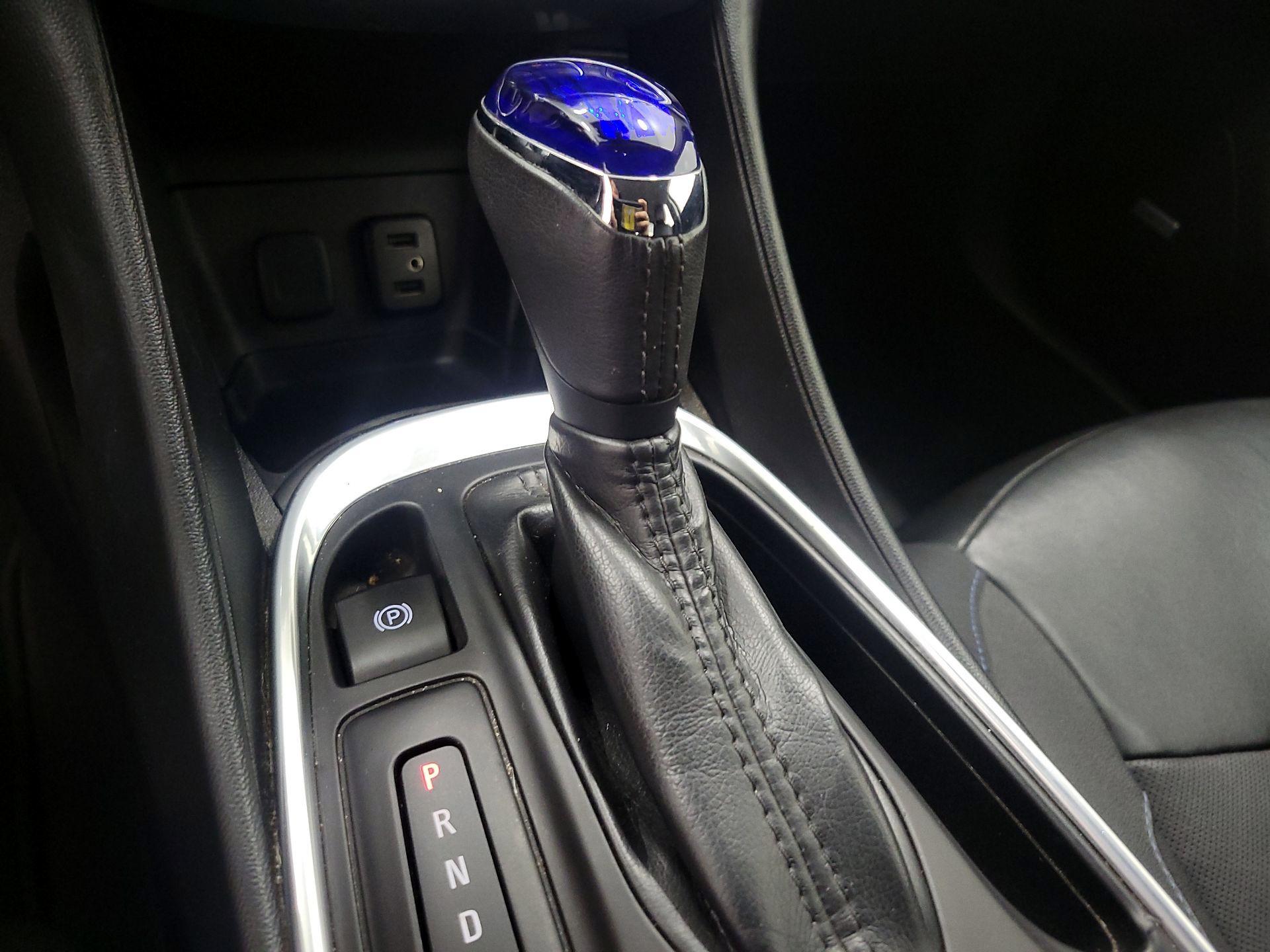 Thumbnail: 2017 Chevrolet Volt - 16