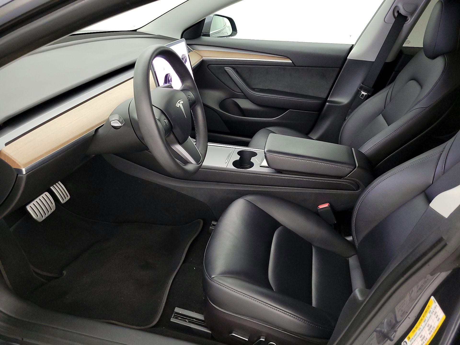 Thumbnail: 2022 Tesla Model 3 - 11