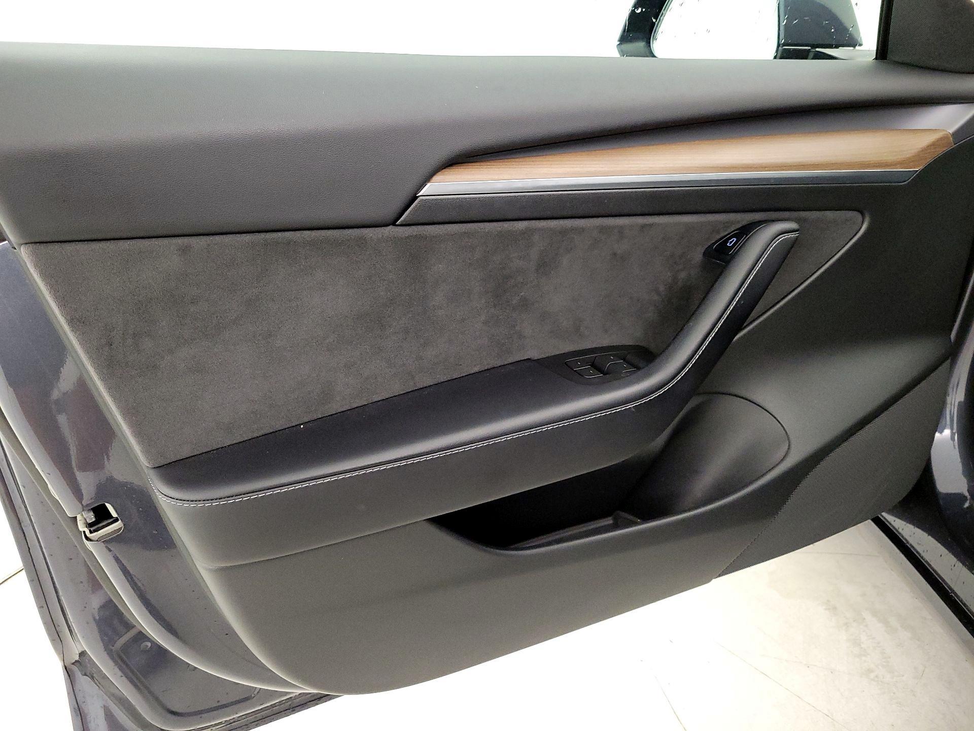 Thumbnail: 2022 Tesla Model 3 - 12