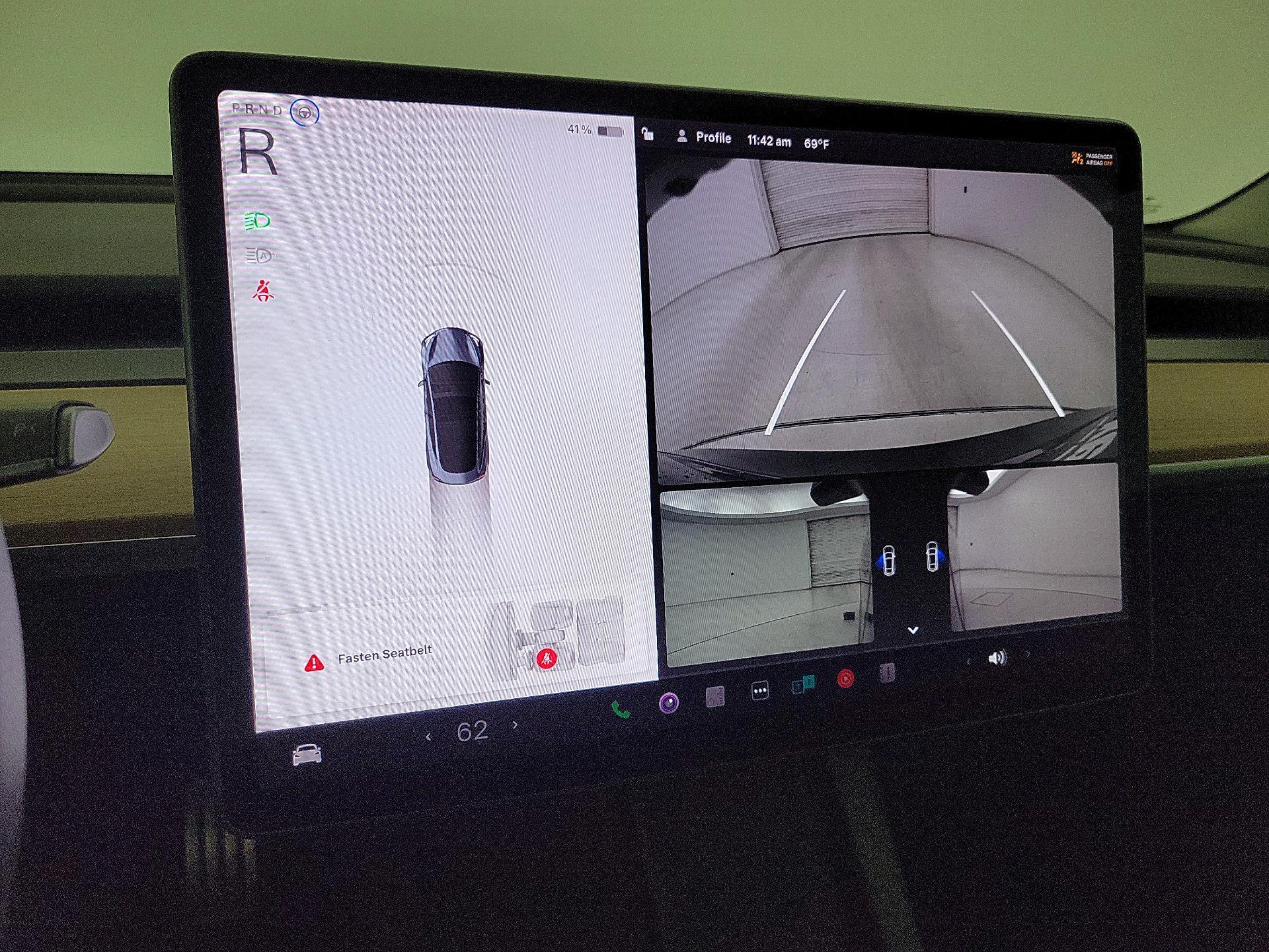 Thumbnail: 2022 Tesla Model 3 - 14