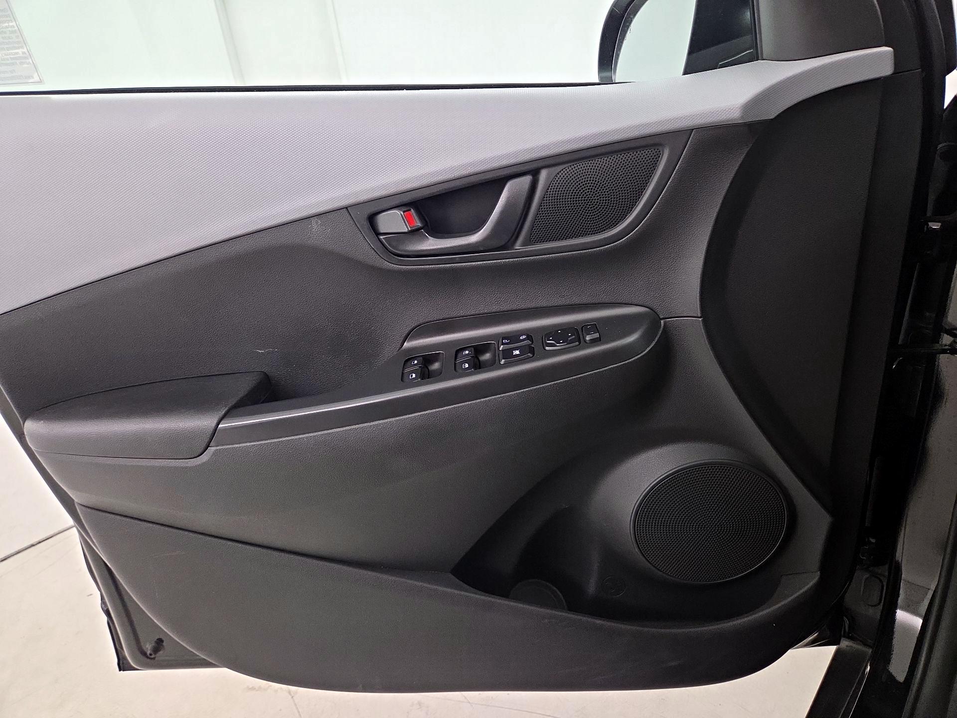 Thumbnail: 2020 Hyundai Kona - 12