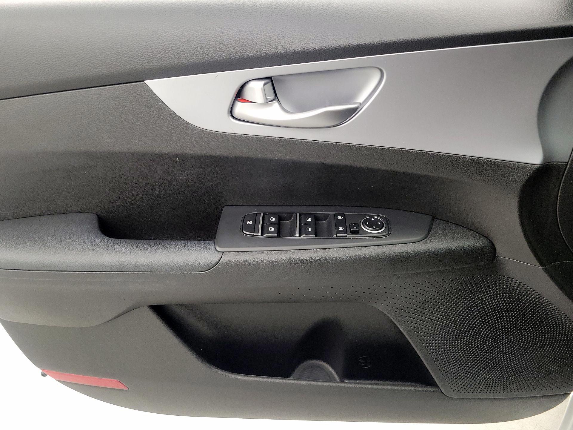 Thumbnail: 2023 Kia Forte - 12