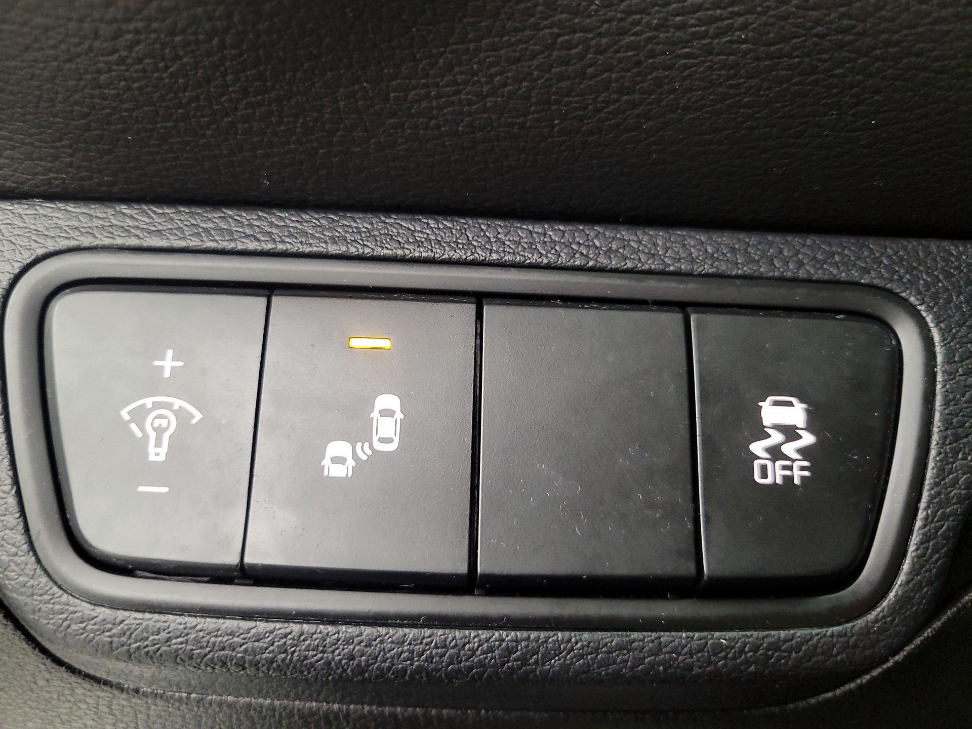 Thumbnail: 2023 Kia Forte - 13