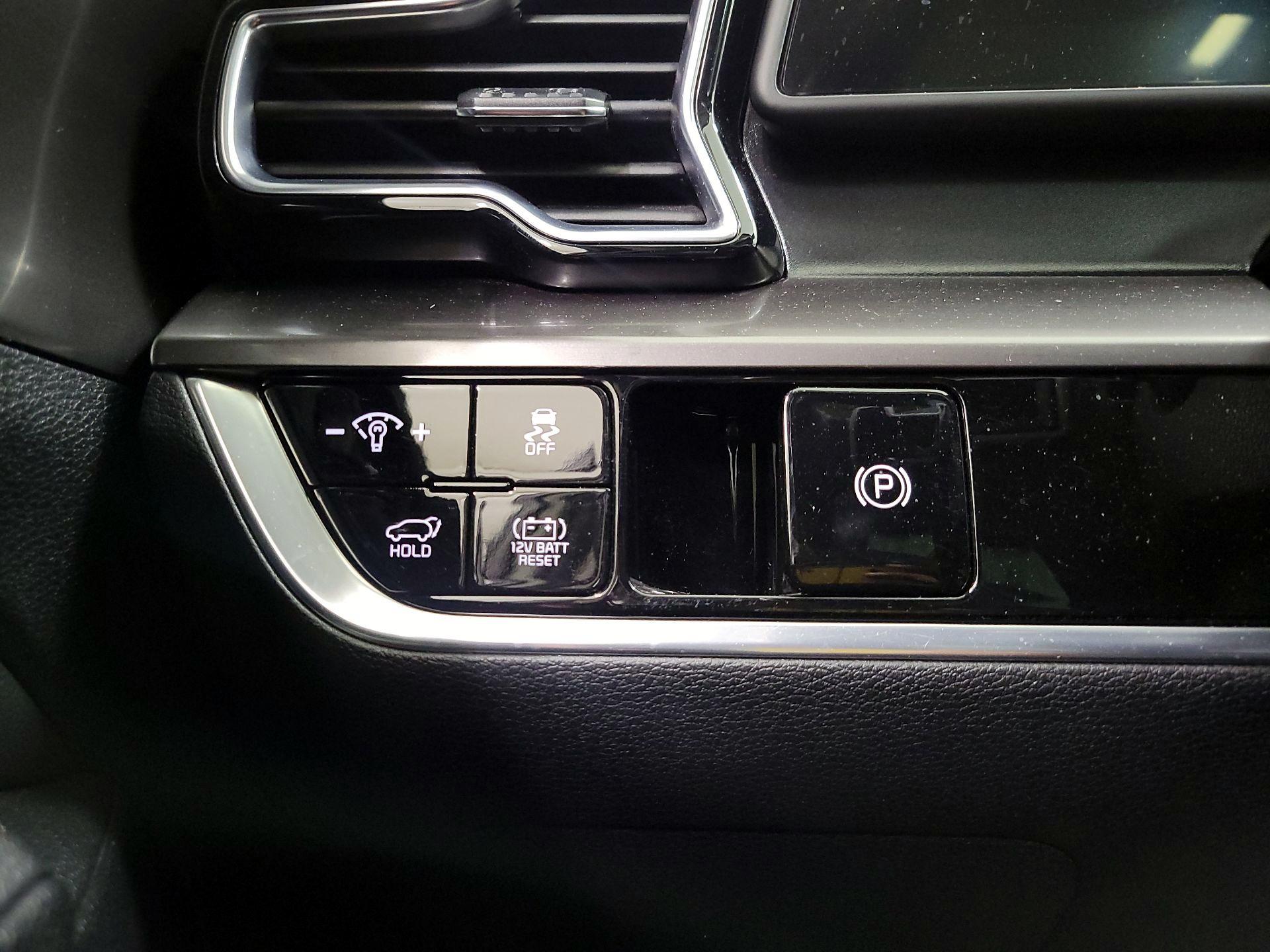 Thumbnail: 2023 Kia Sportage - 13