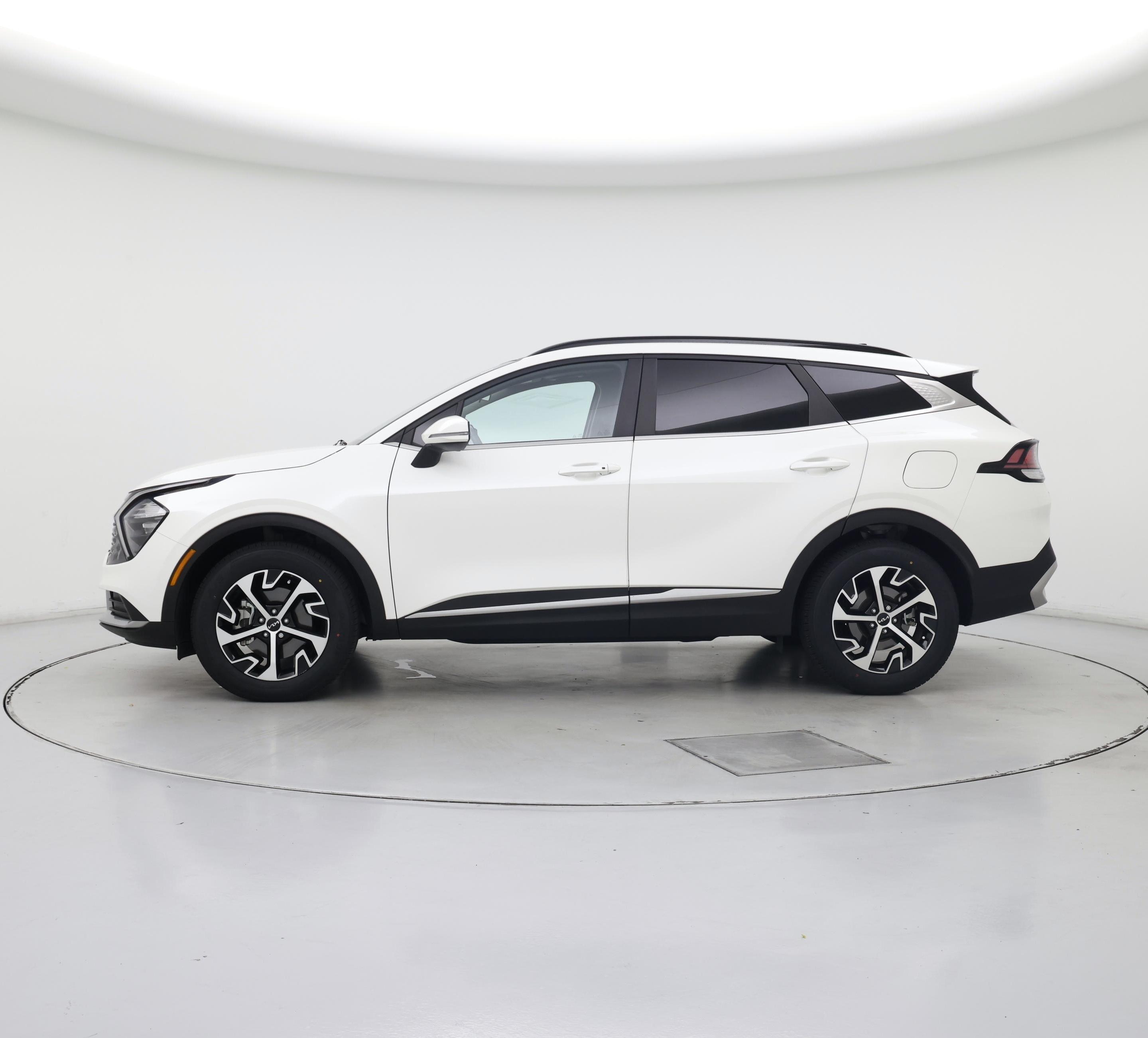 Thumbnail: 2023 Kia Sportage - 3