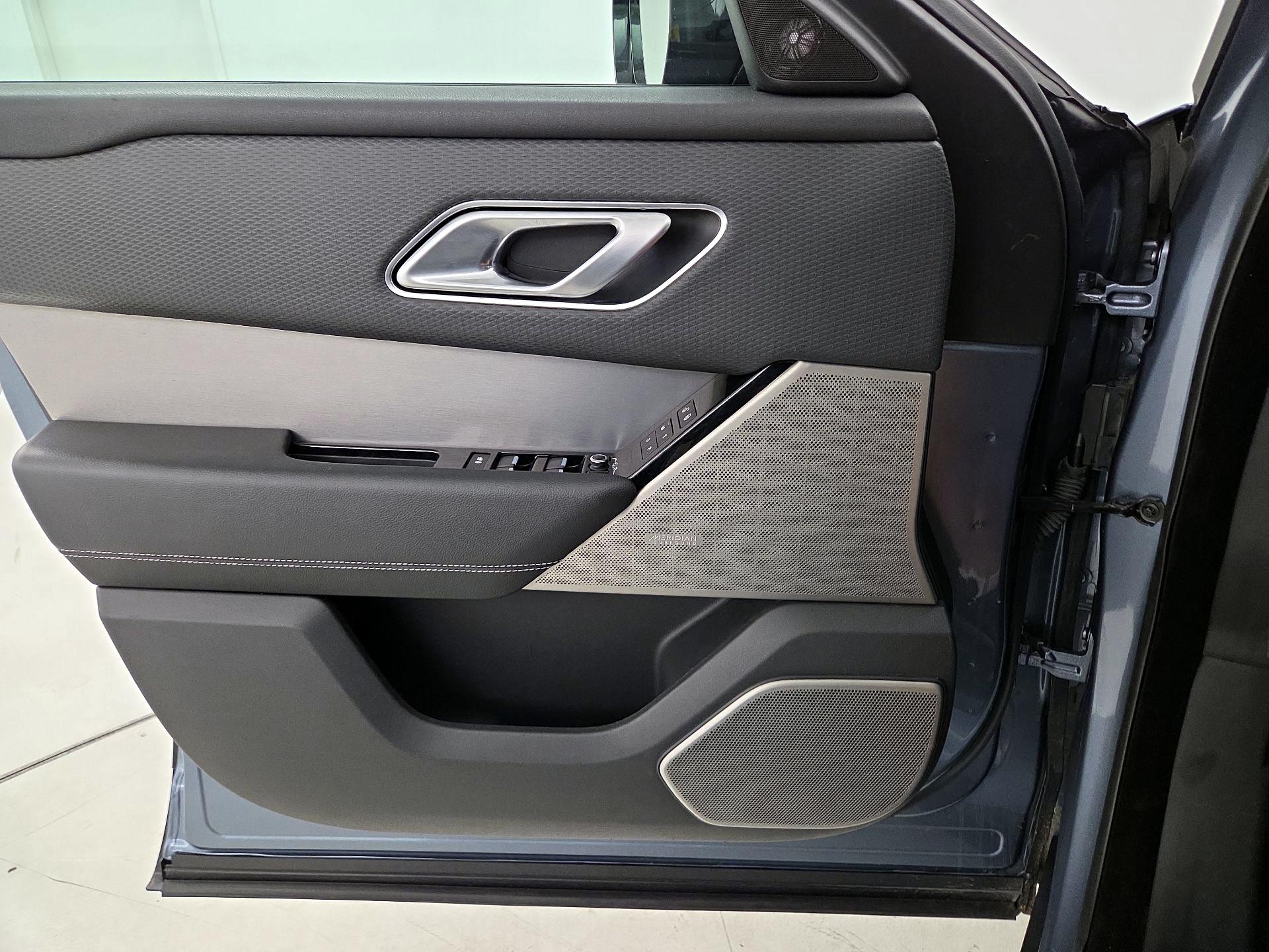 Thumbnail: 2019 Land Rover Range Rover Velar - 12