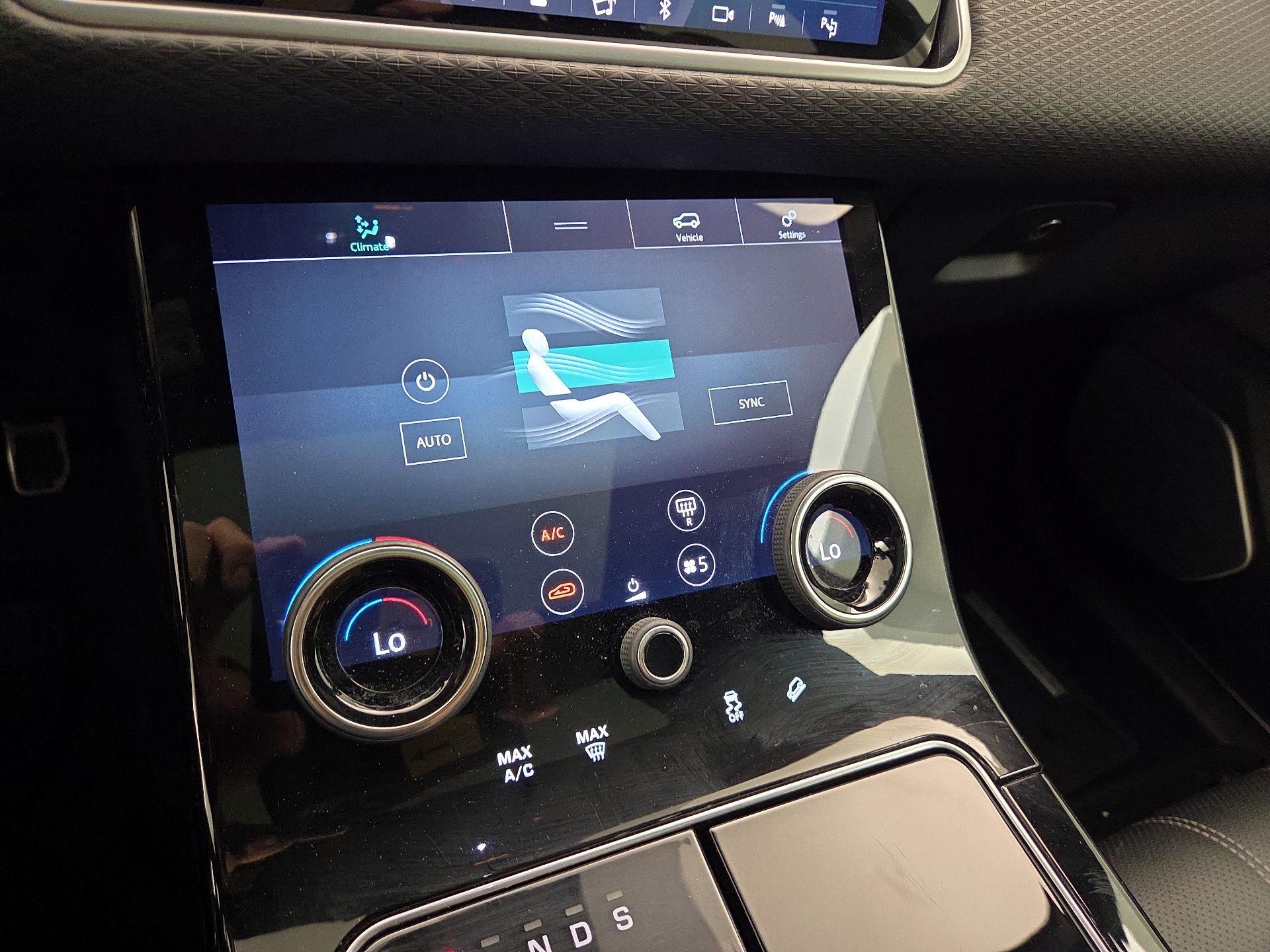 Thumbnail: 2019 Land Rover Range Rover Velar - 17