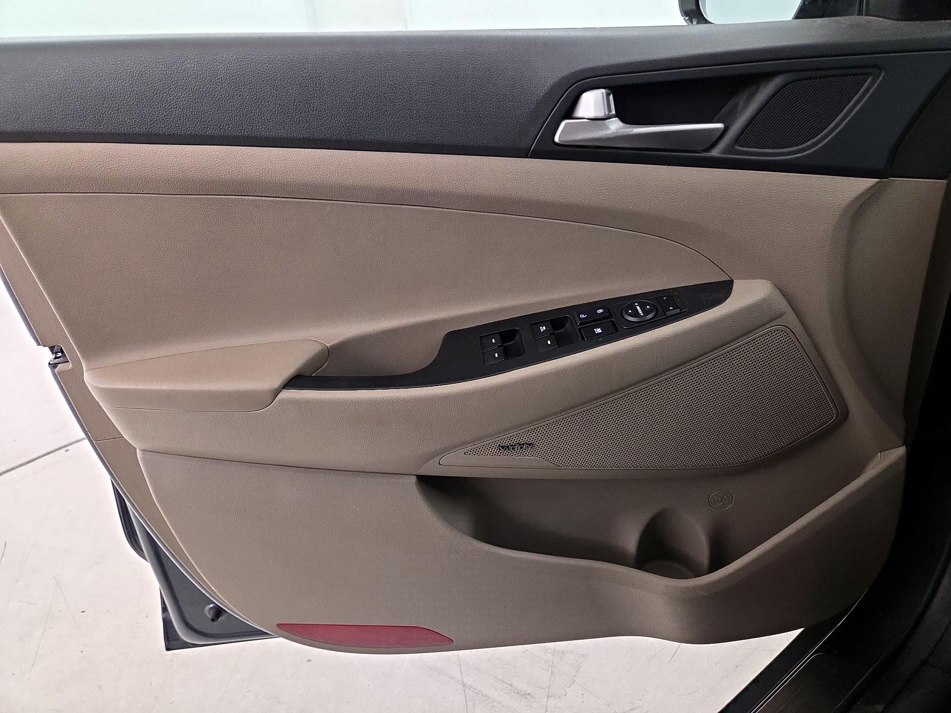 Thumbnail: 2020 Hyundai Tucson - 12