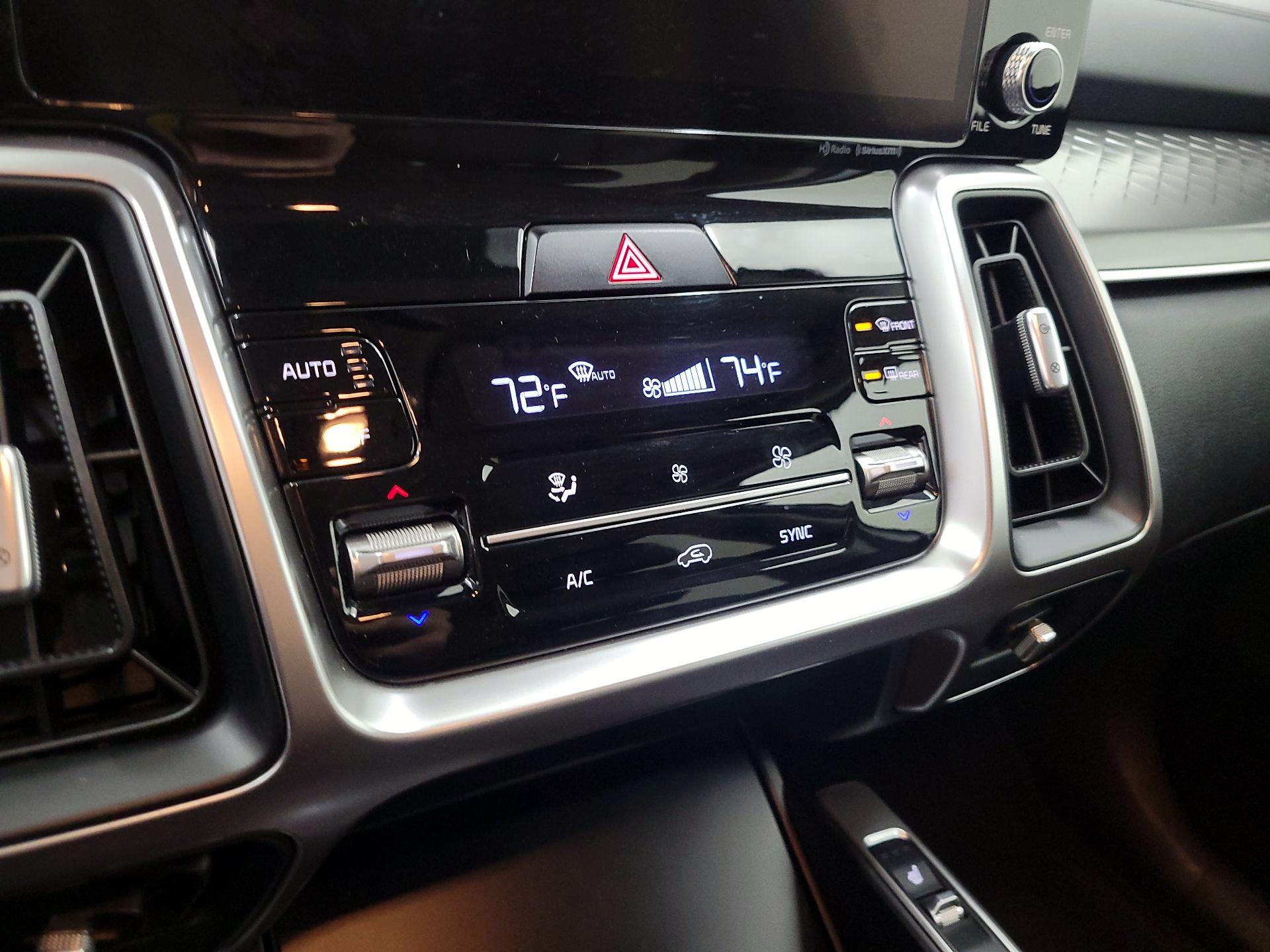 Thumbnail: 2022 Kia Sorento - 17