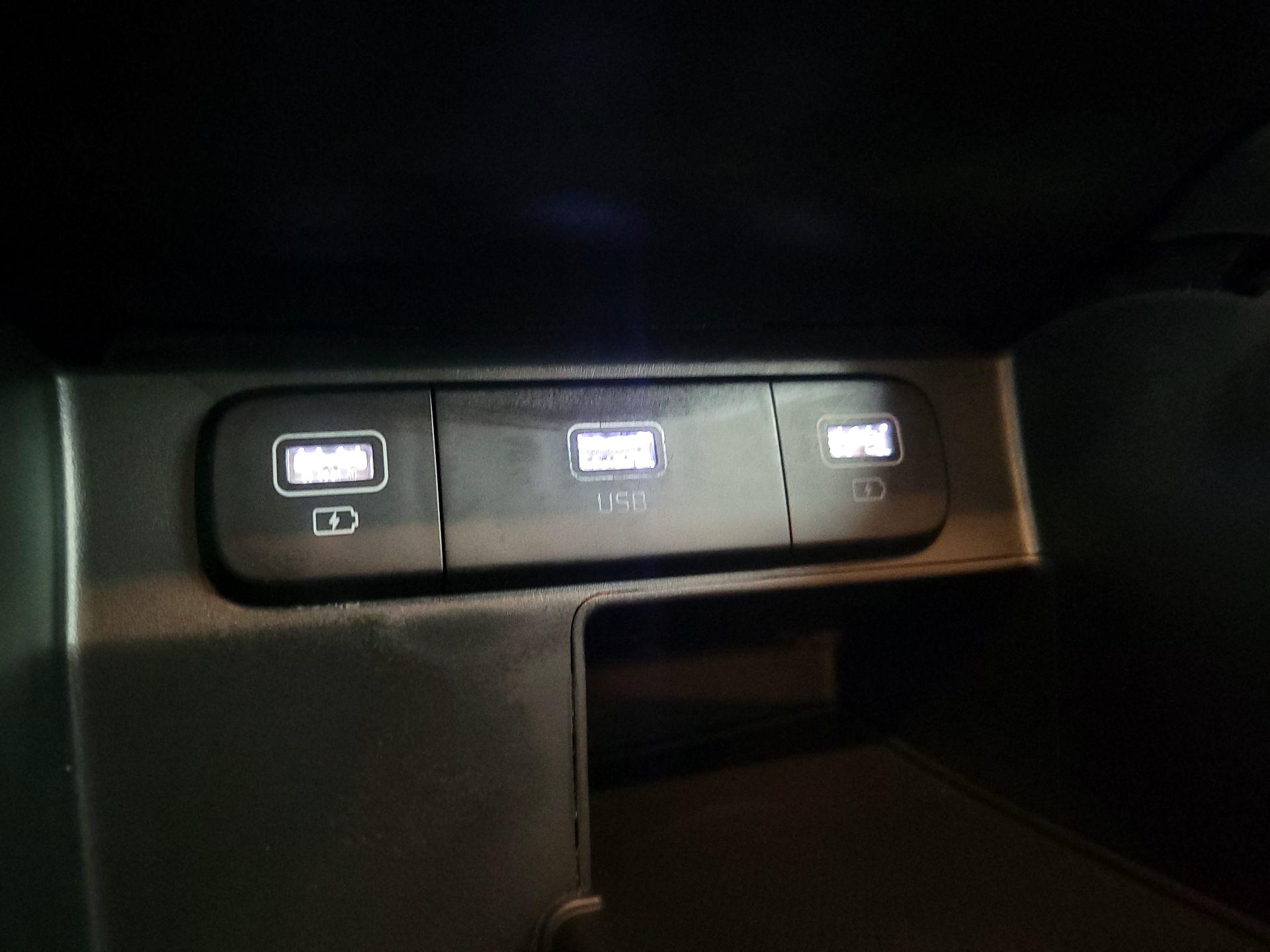 Thumbnail: 2022 Kia Sorento - 19