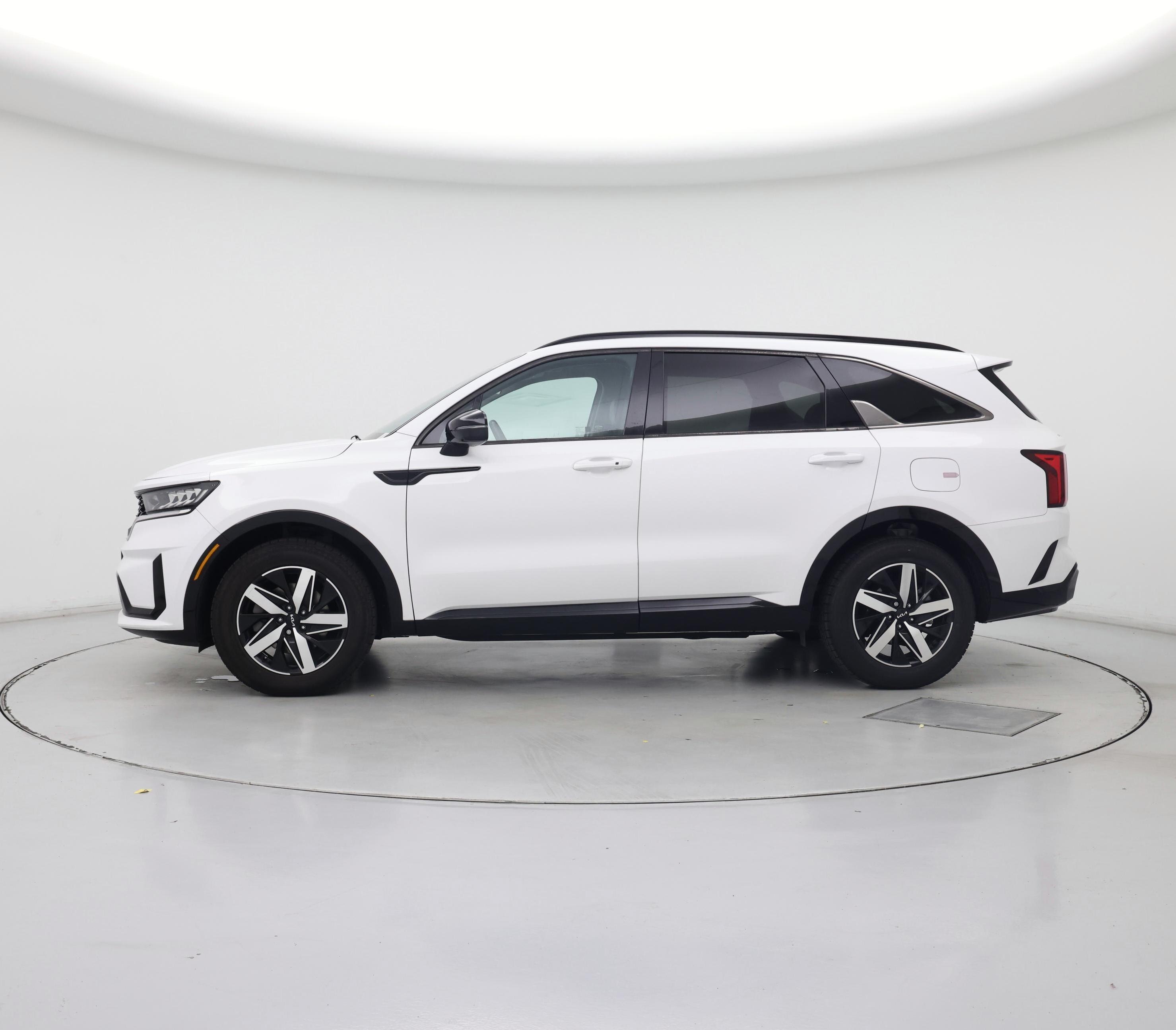 Thumbnail: 2022 Kia Sorento - 3