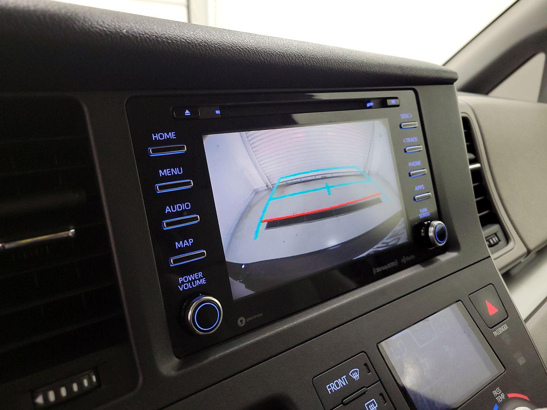 Thumbnail: 2020 Toyota Sienna - 13