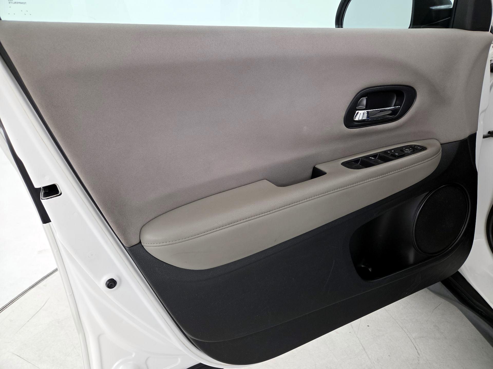 Thumbnail: 2018 Honda HR-V - 12