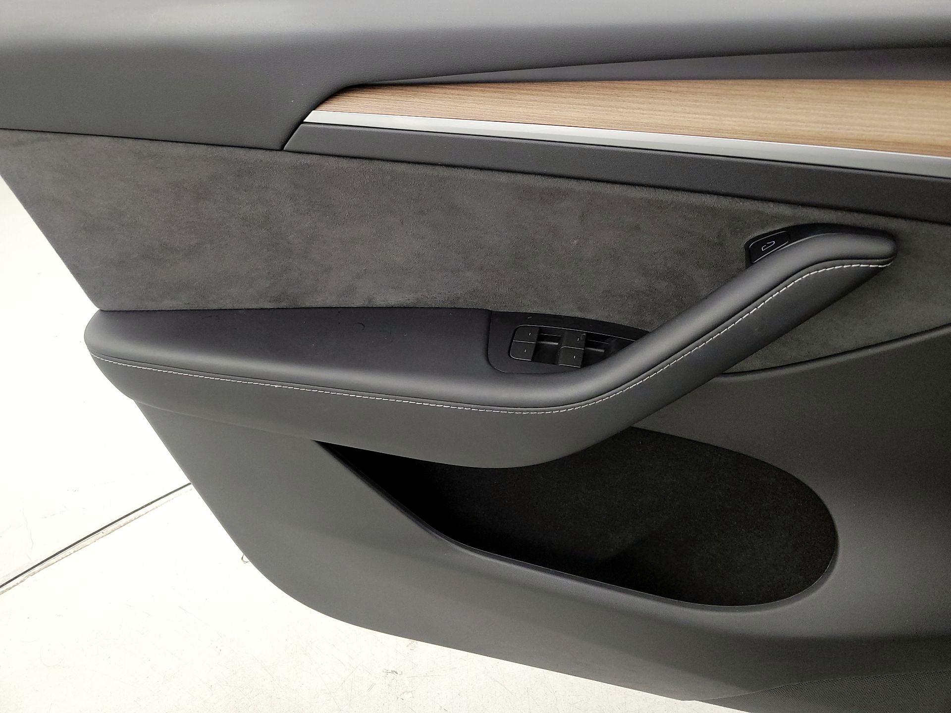 Thumbnail: 2023 Tesla Model Y - 12