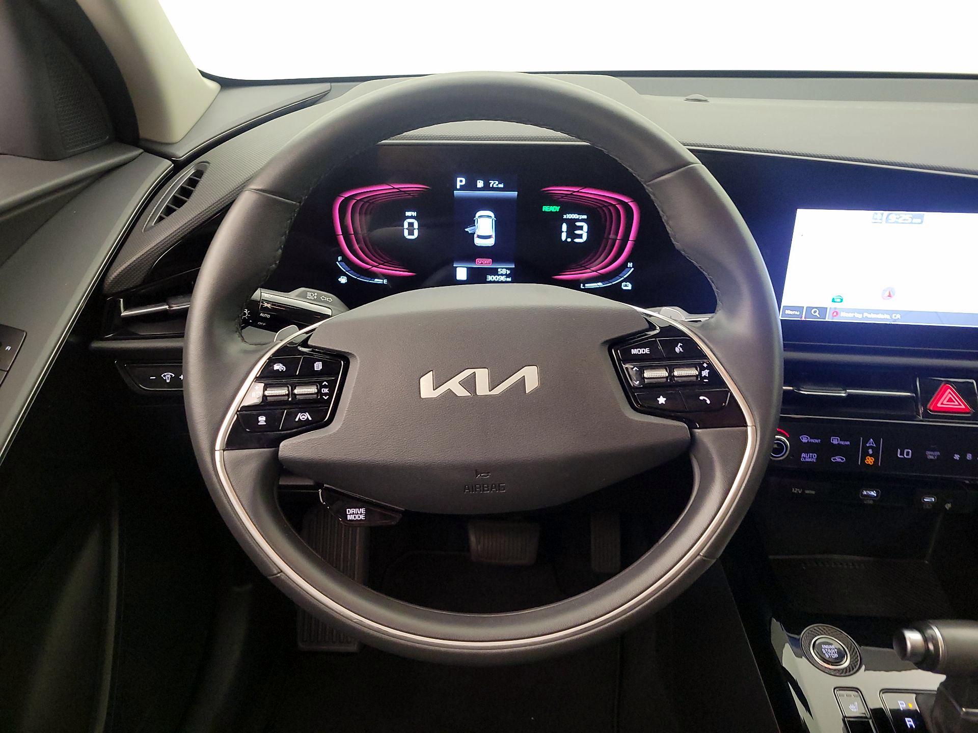 Thumbnail: 2023 Kia Niro - 10