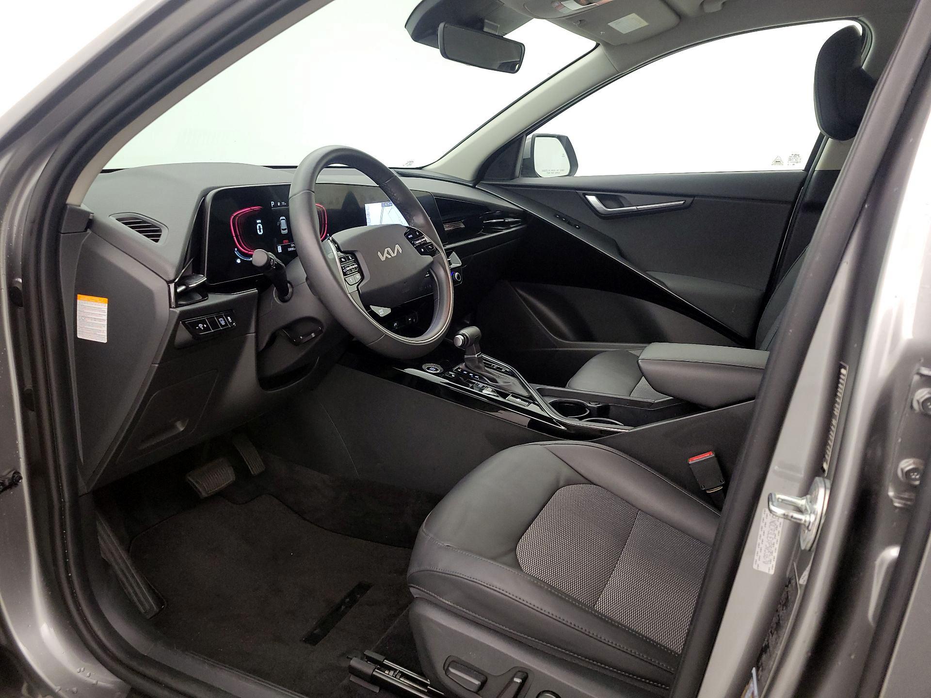 Thumbnail: 2023 Kia Niro - 11