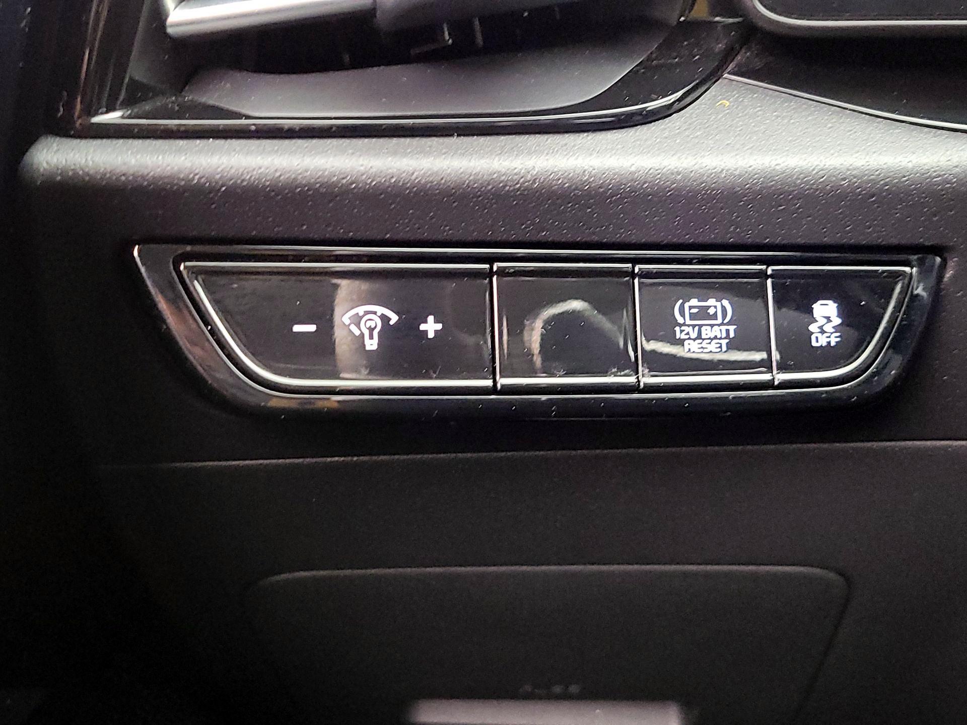 Thumbnail: 2023 Kia Niro - 13